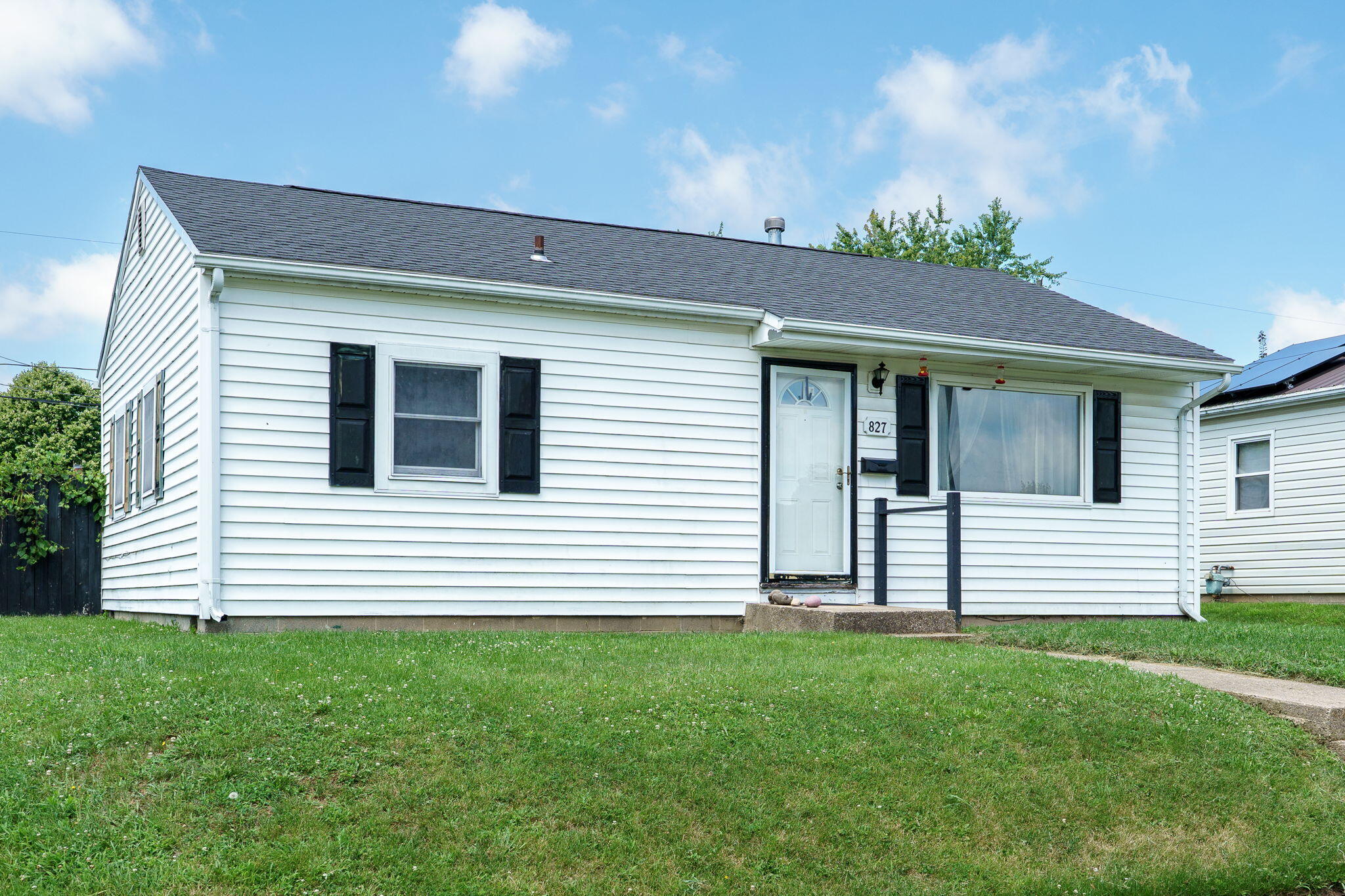 827 Barker Property Photo 1