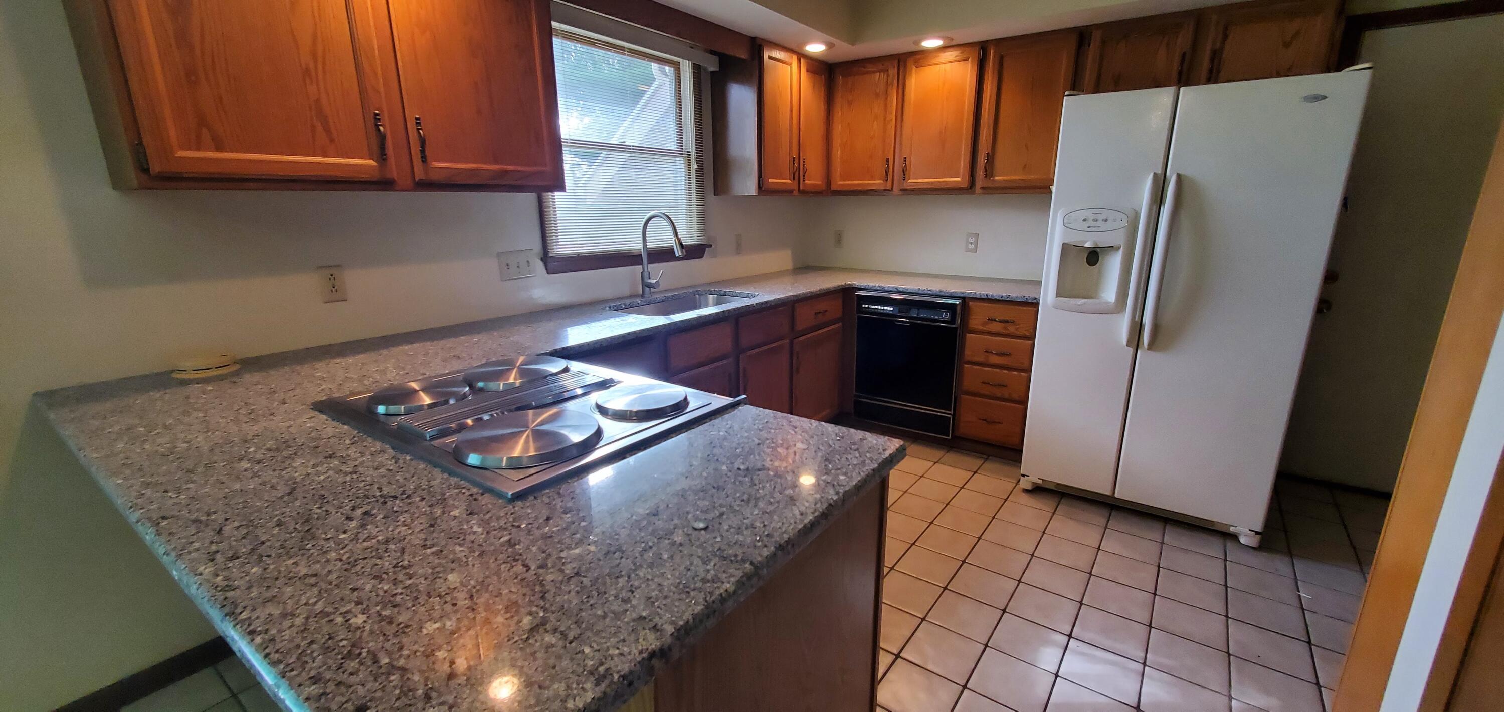 15810 Sunset Property Photo 9