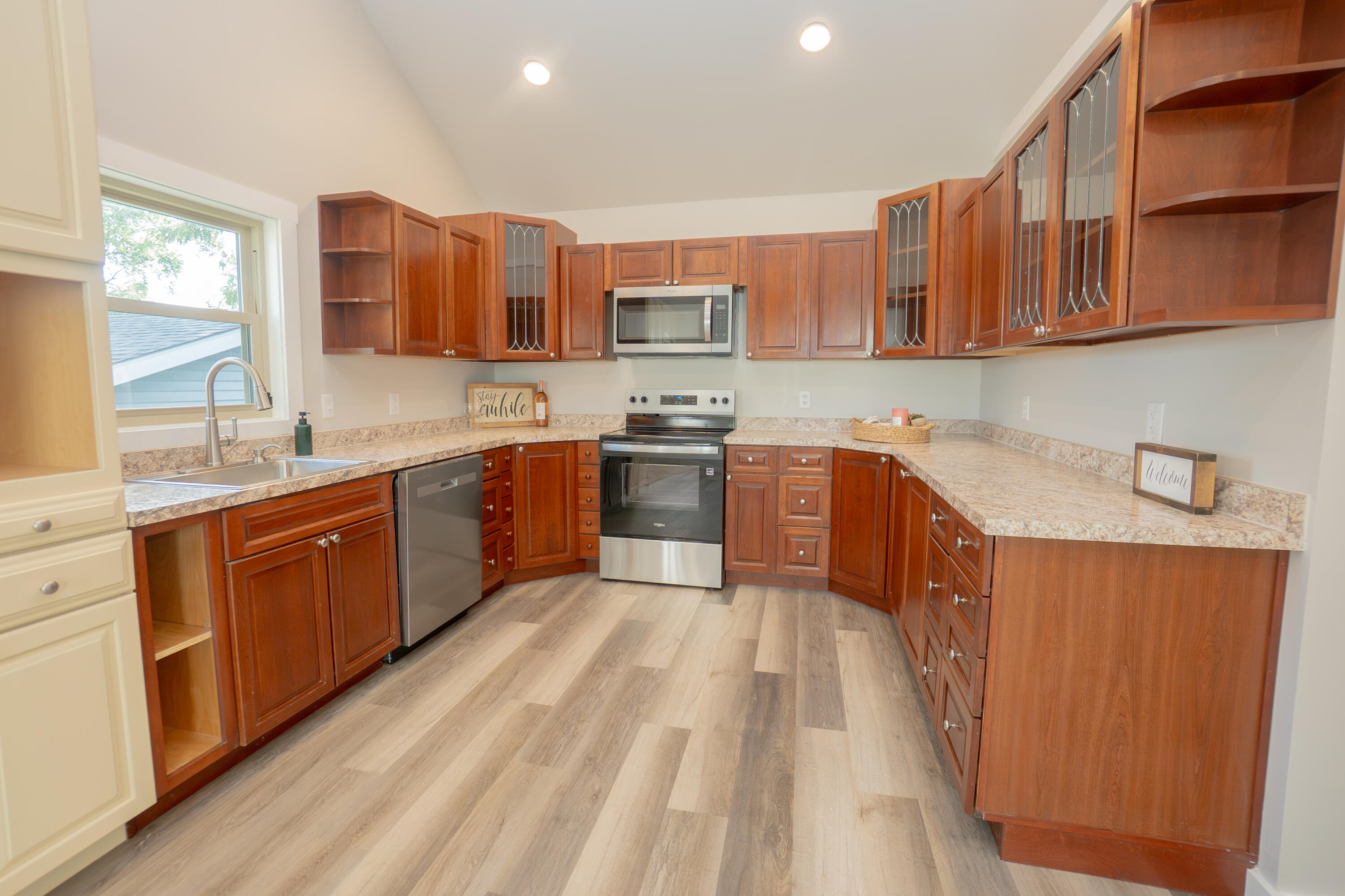 619 Michigan Property Photo 6