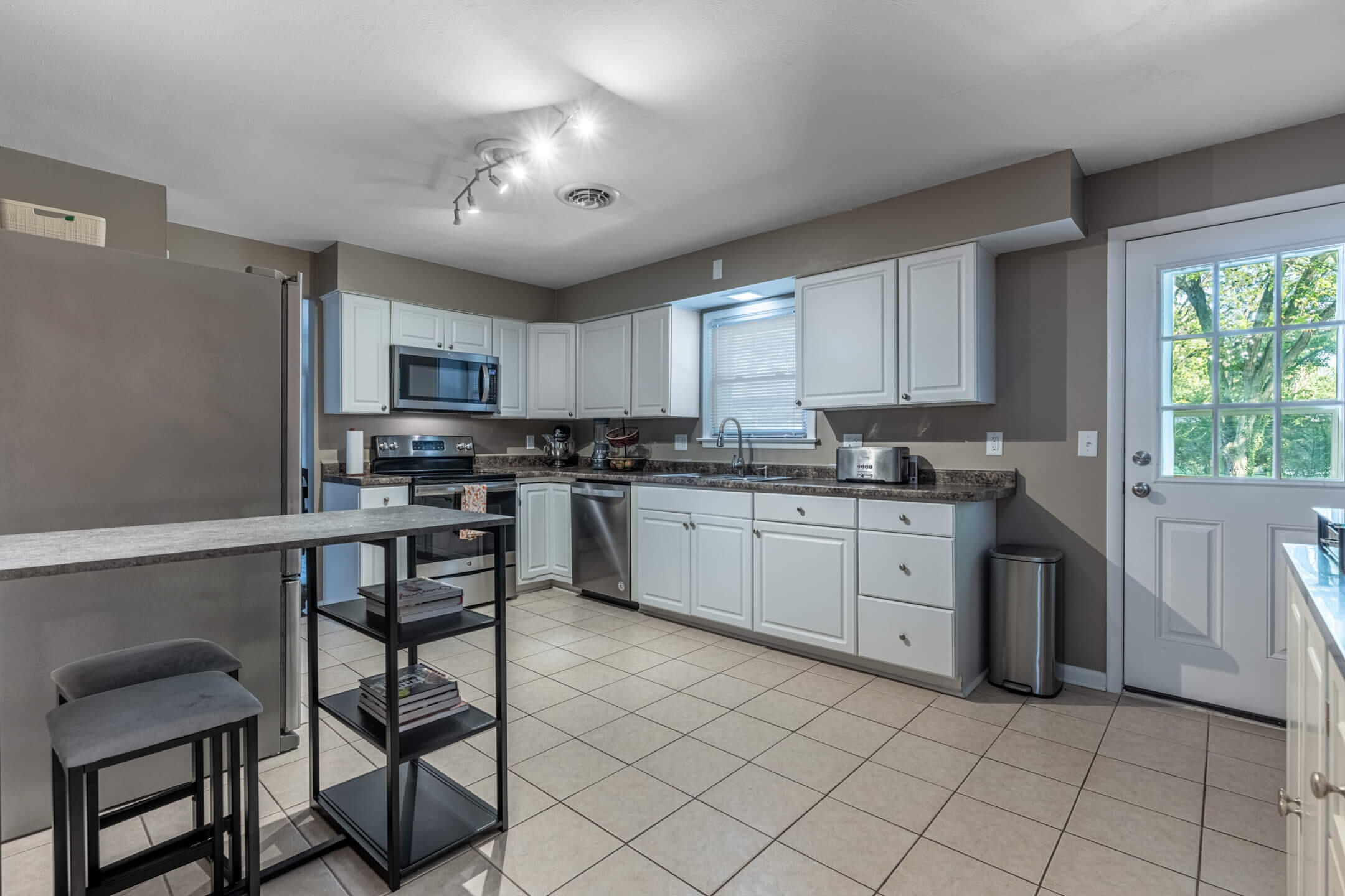 6000 Cobbleskill Property Photo 12