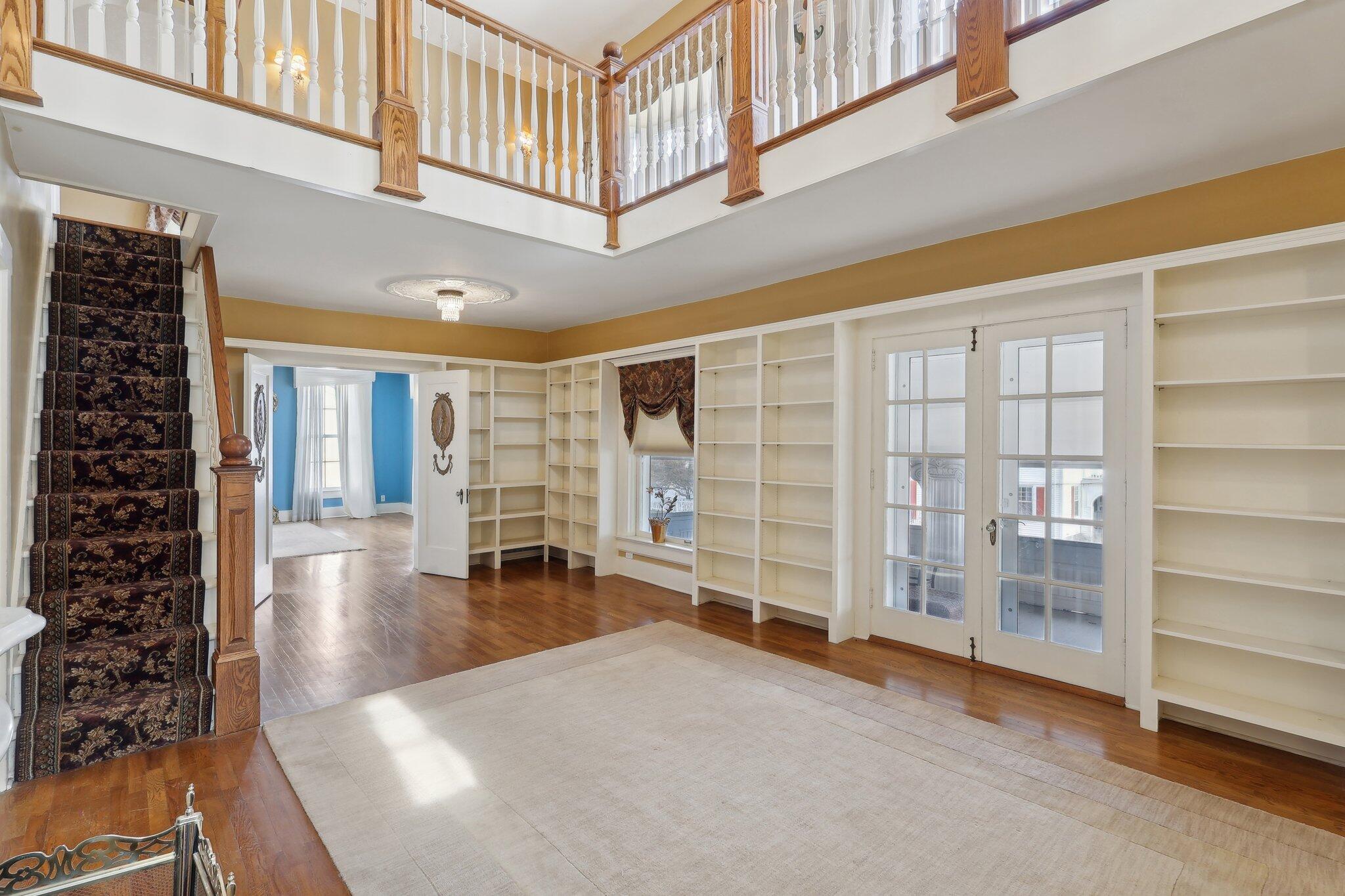 118 S Walnut Street Property Photo 9