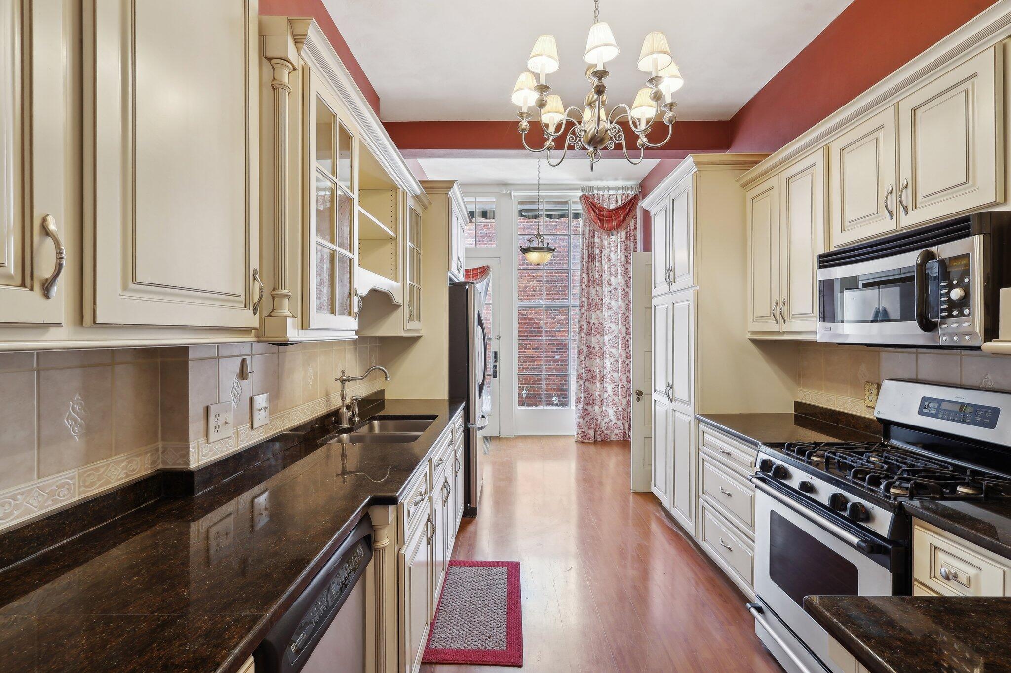 118 S Walnut Street Property Photo 13