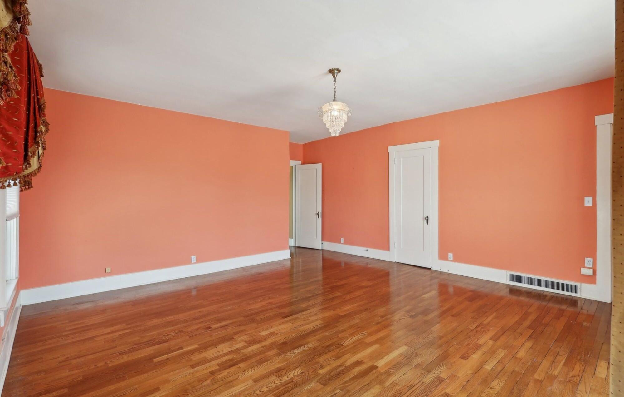 118 S Walnut Street Property Photo 29