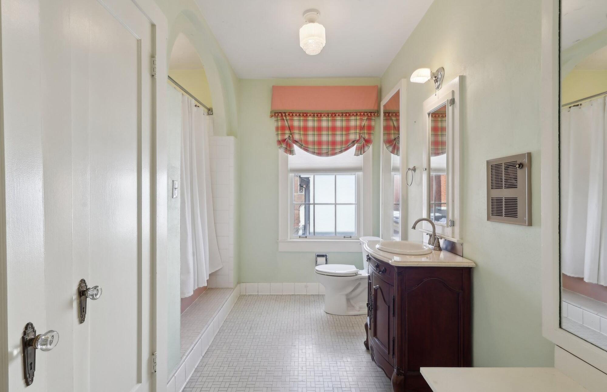 118 S Walnut Street Property Photo 40