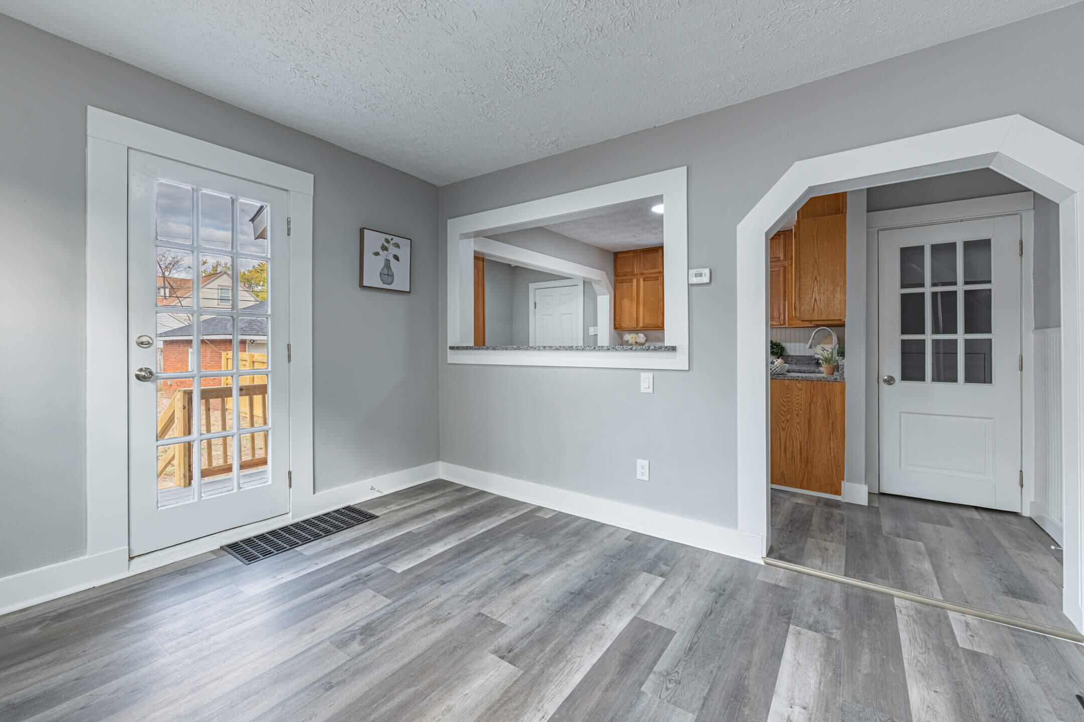 1051 Patterson Property Photo 5