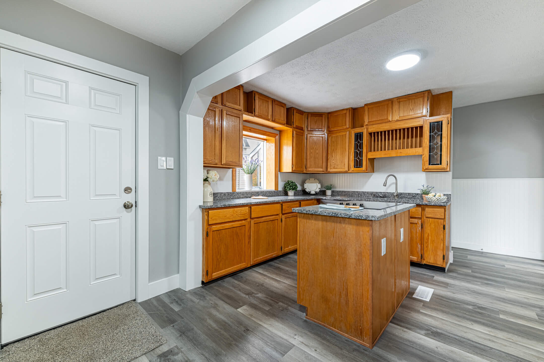 1051 Patterson Property Photo 10