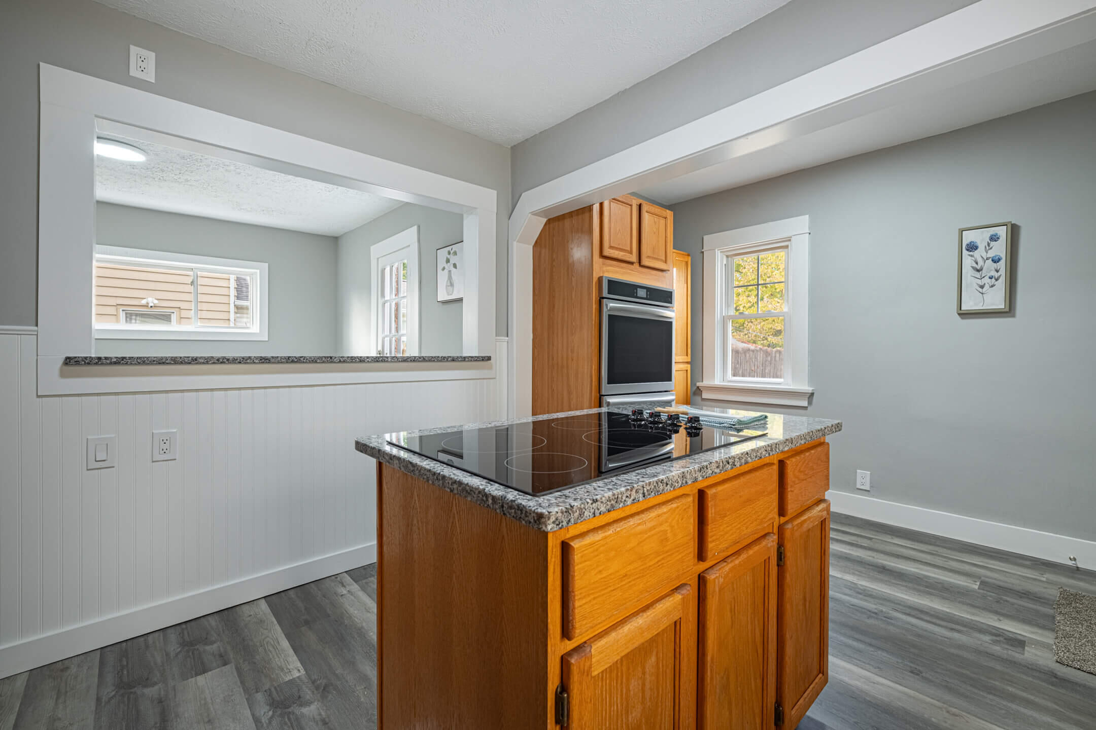 1051 Patterson Property Photo 12