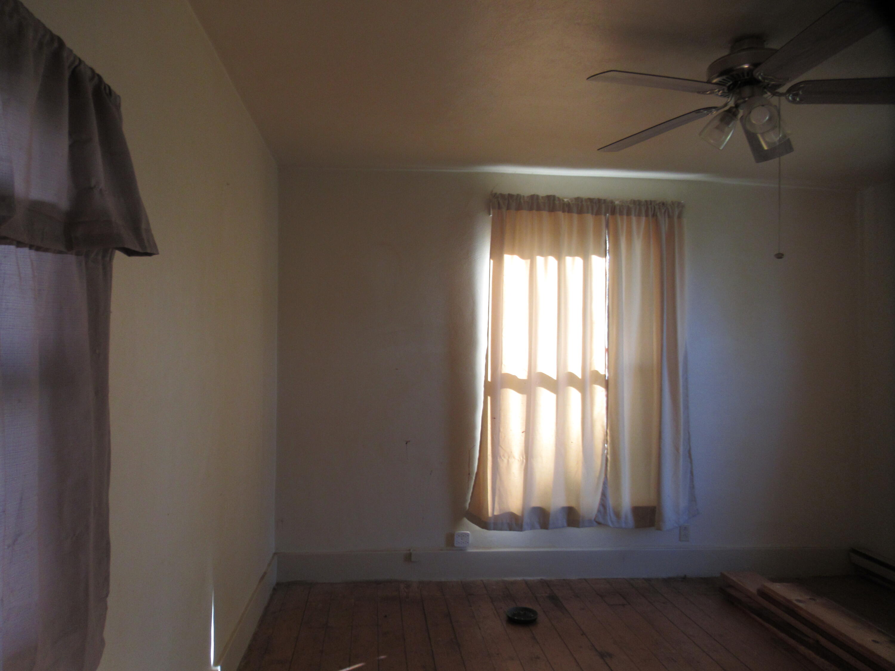 912 Gray Avenue Property Photo 4