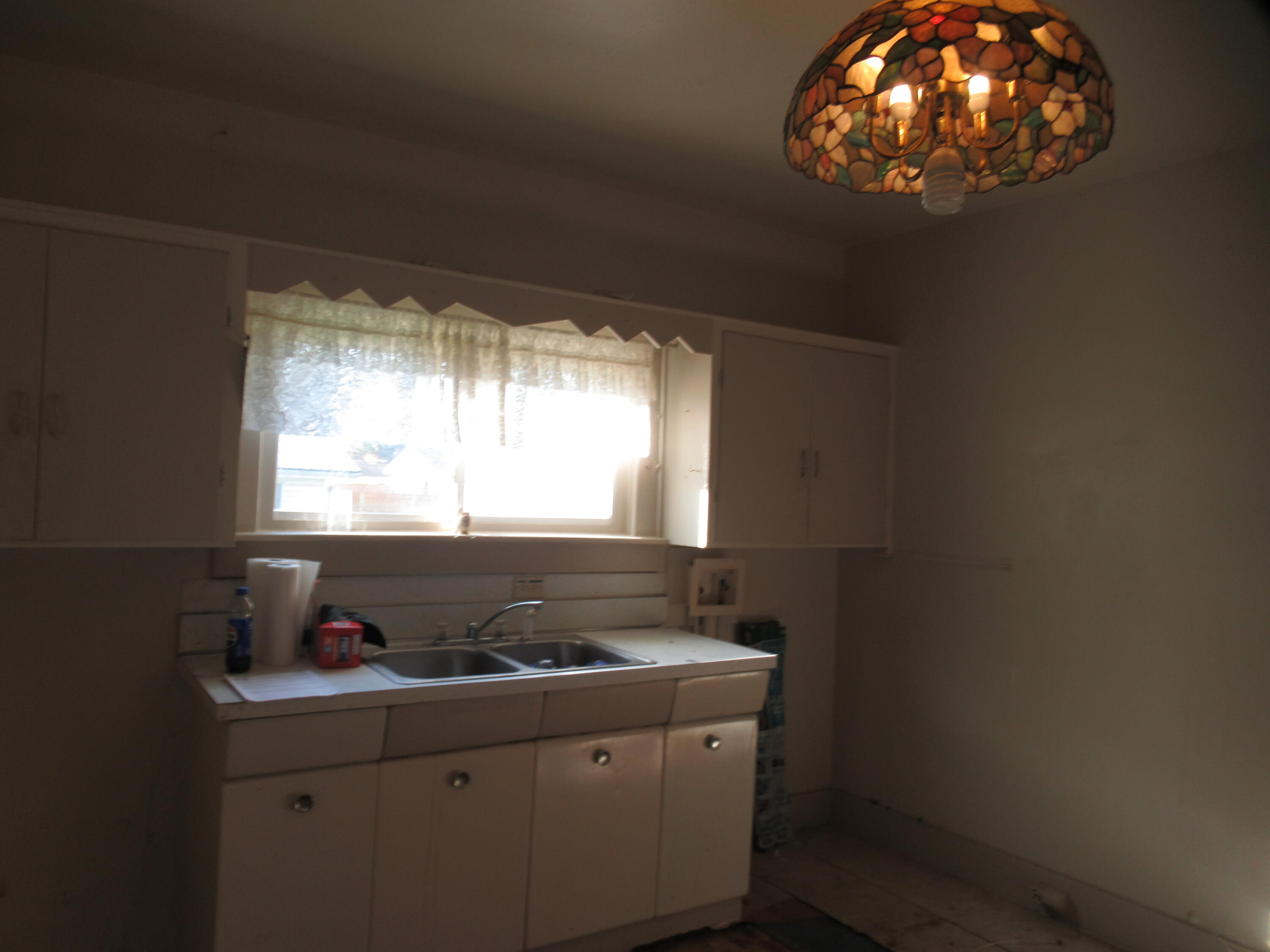 912 Gray Avenue Property Photo 9