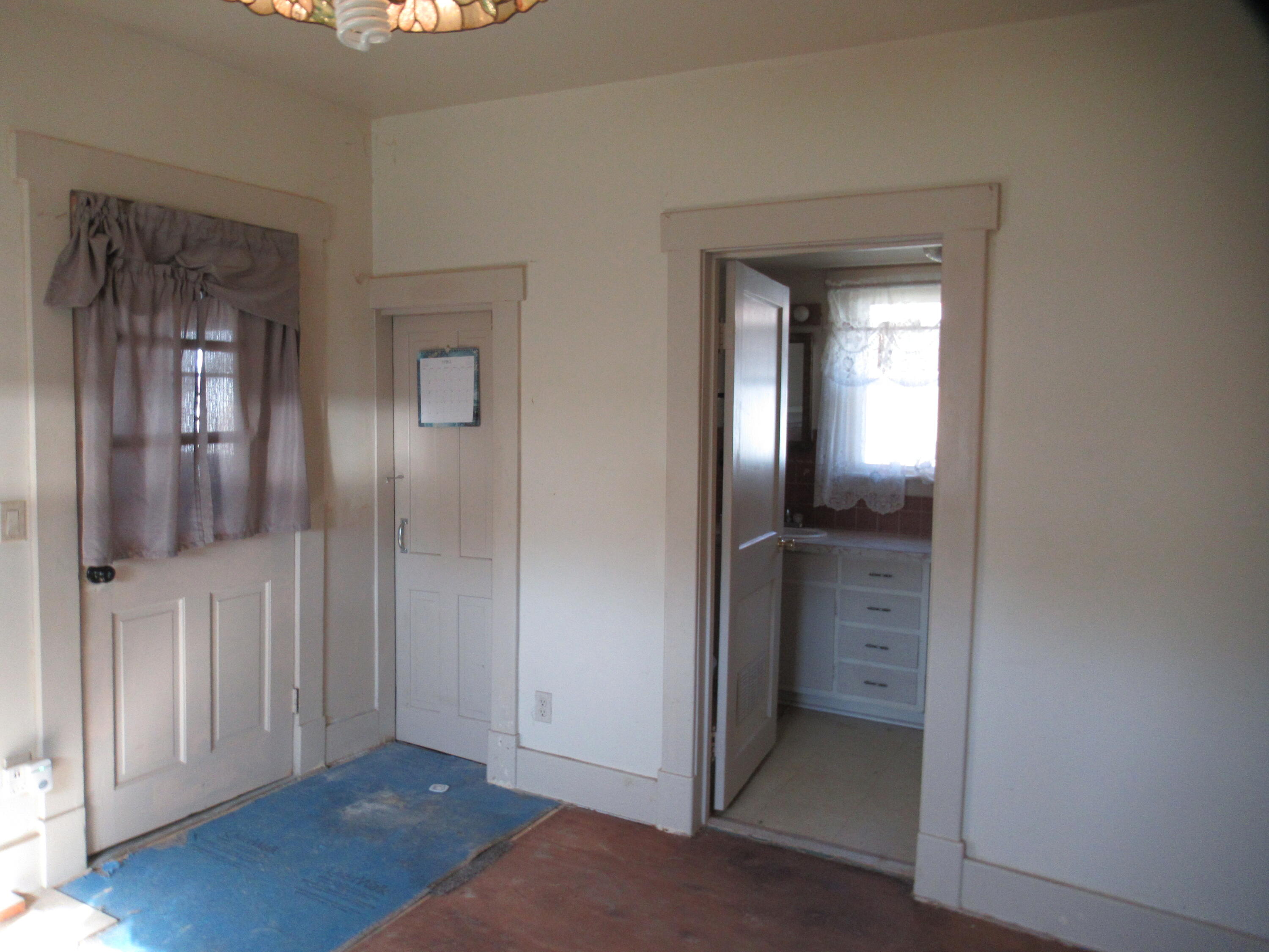 912 Gray Avenue Property Photo 10