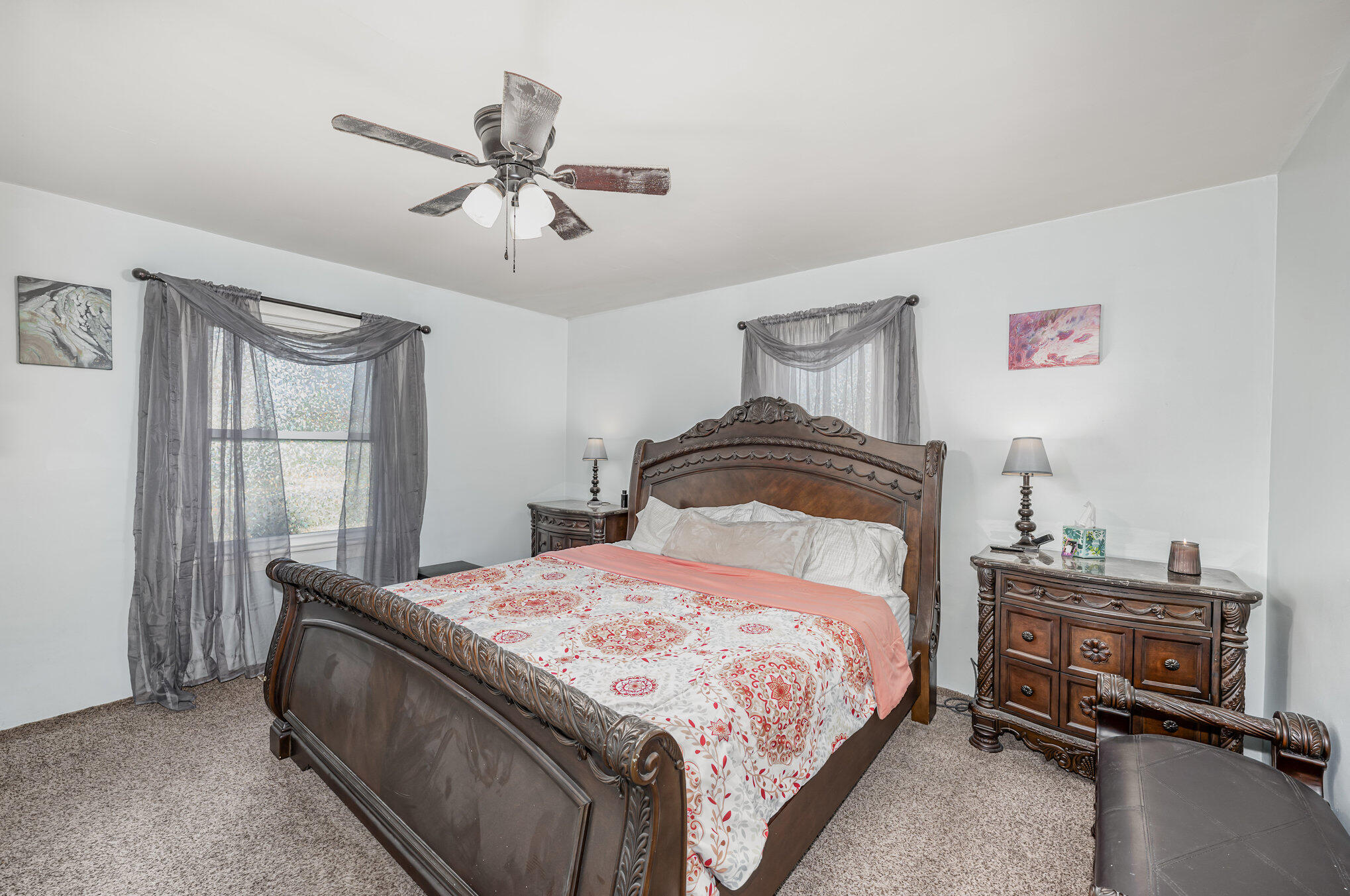 9 E Silver Street Property Photo 13