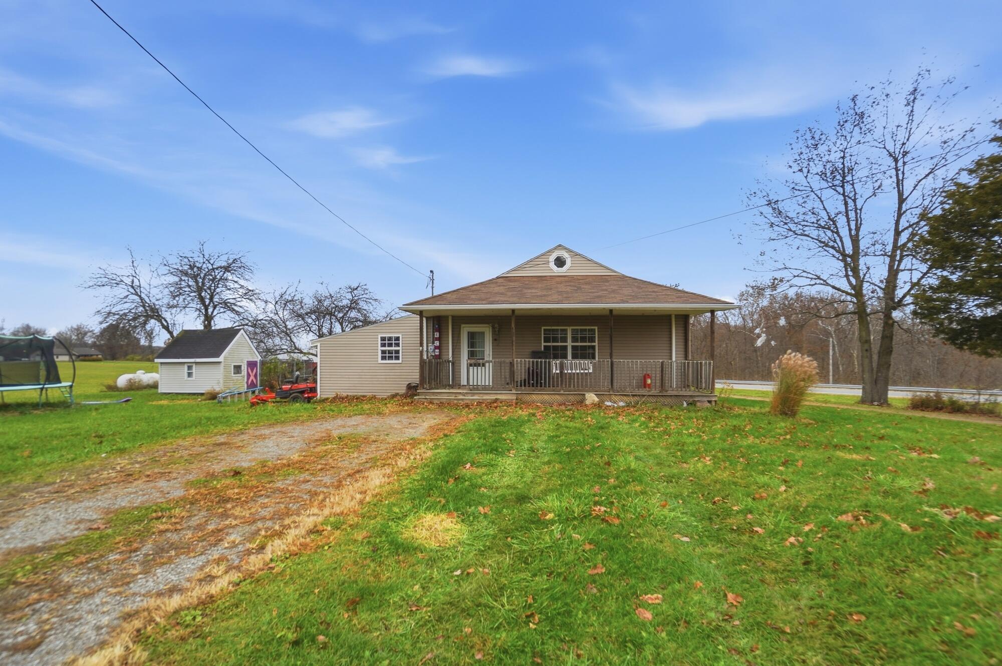 2327 N Phillips Road Property Photo 1