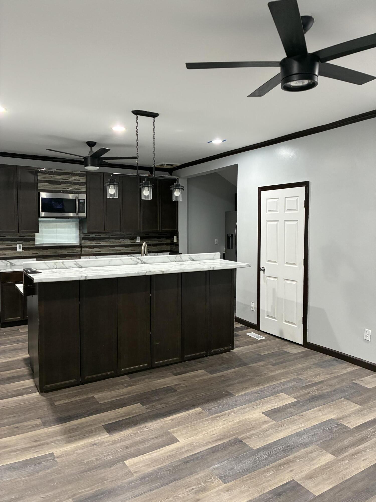 1619 S Center Boulevard Property Photo 3
