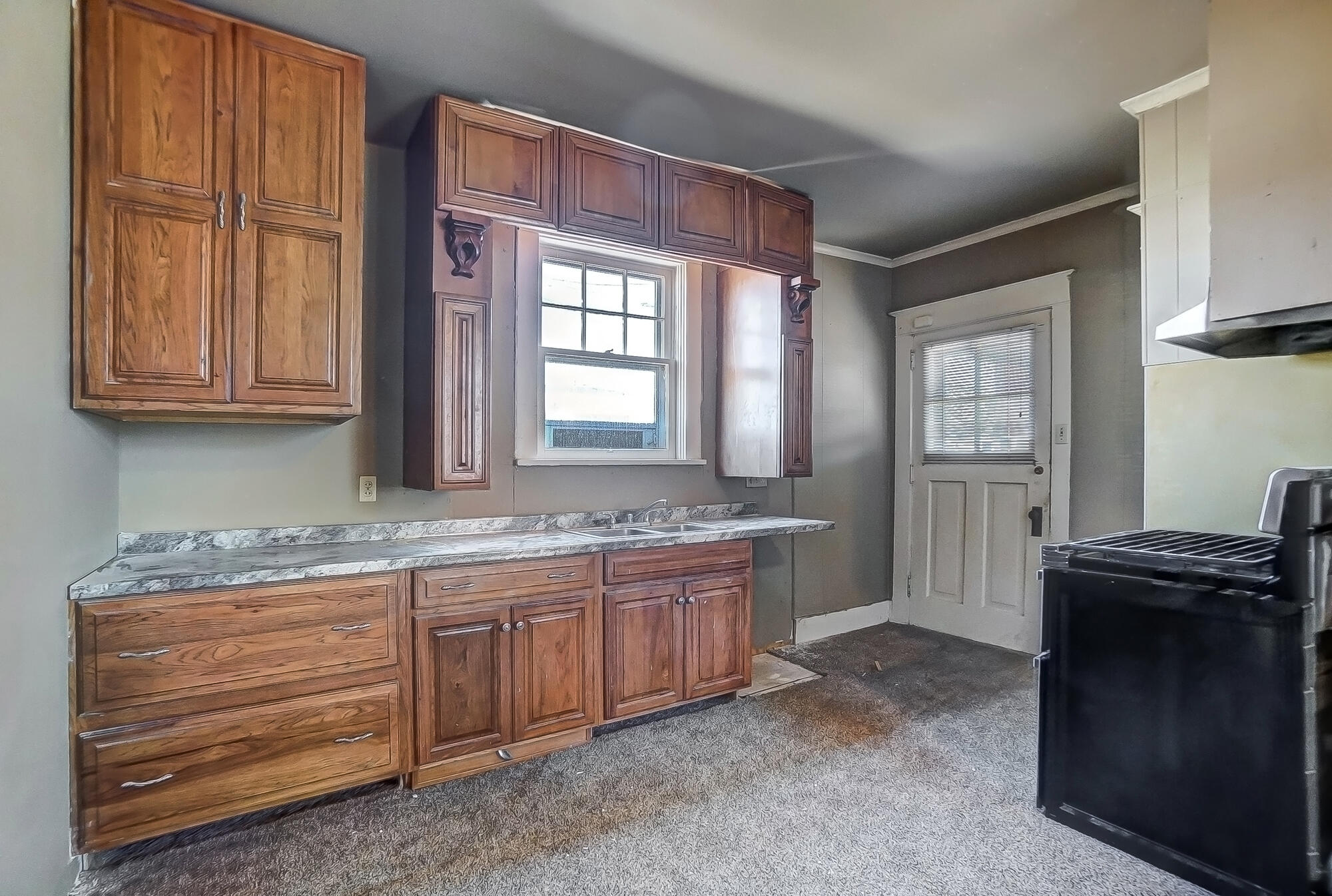 405 E Spring Street Property Photo 18