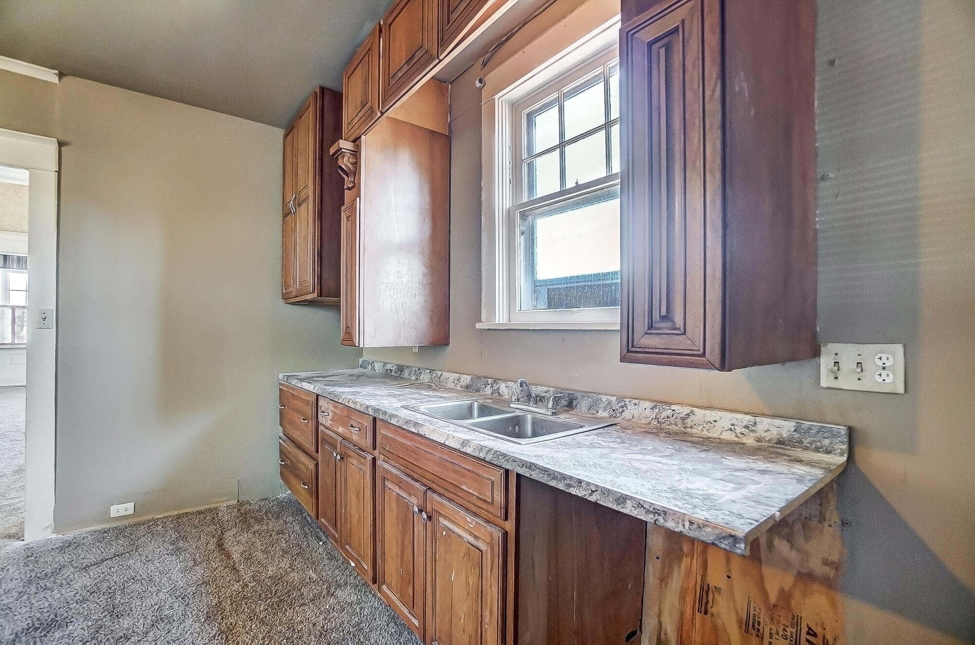 405 E Spring Street Property Photo 20