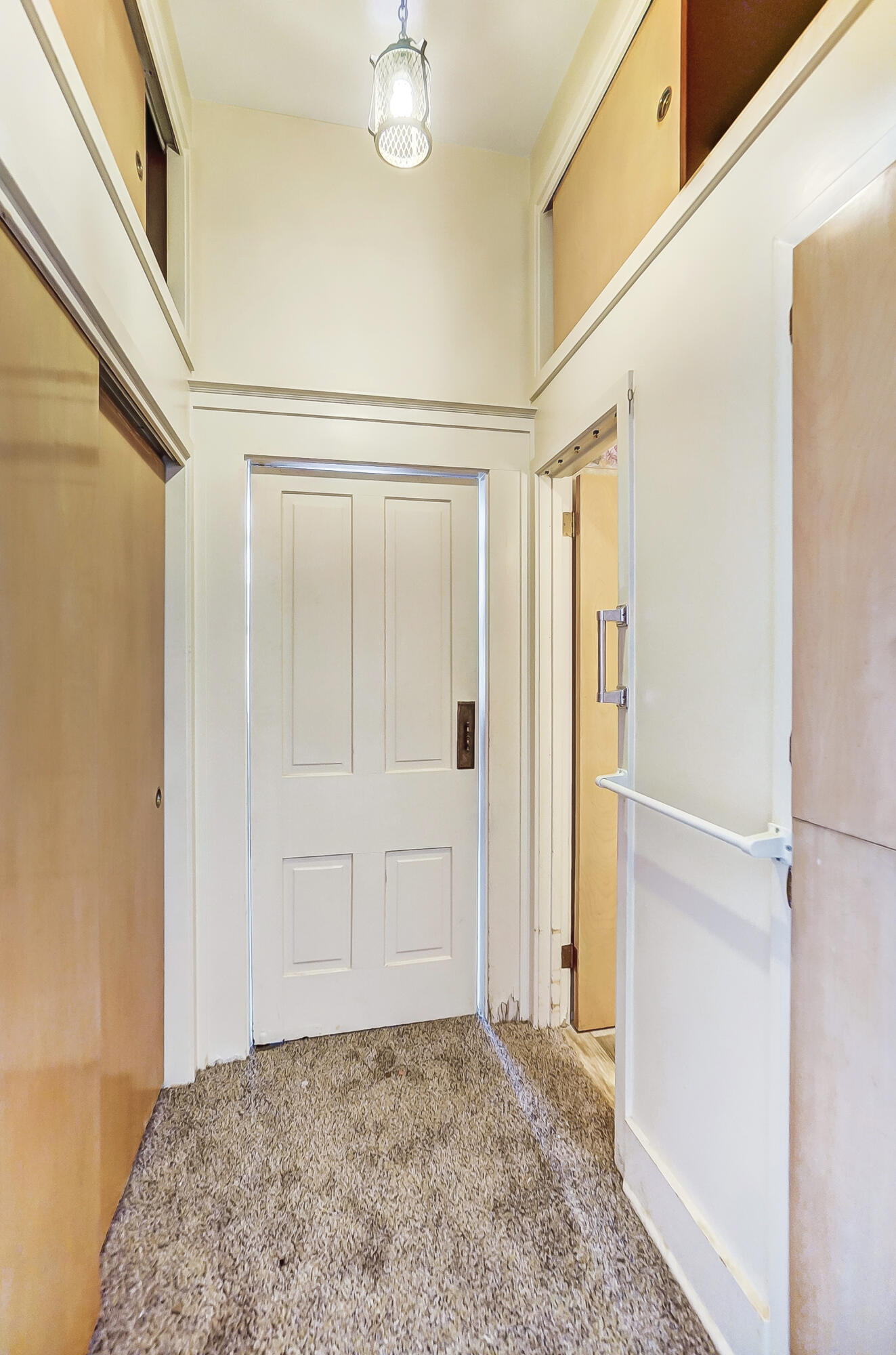 405 E Spring Street Property Photo 23