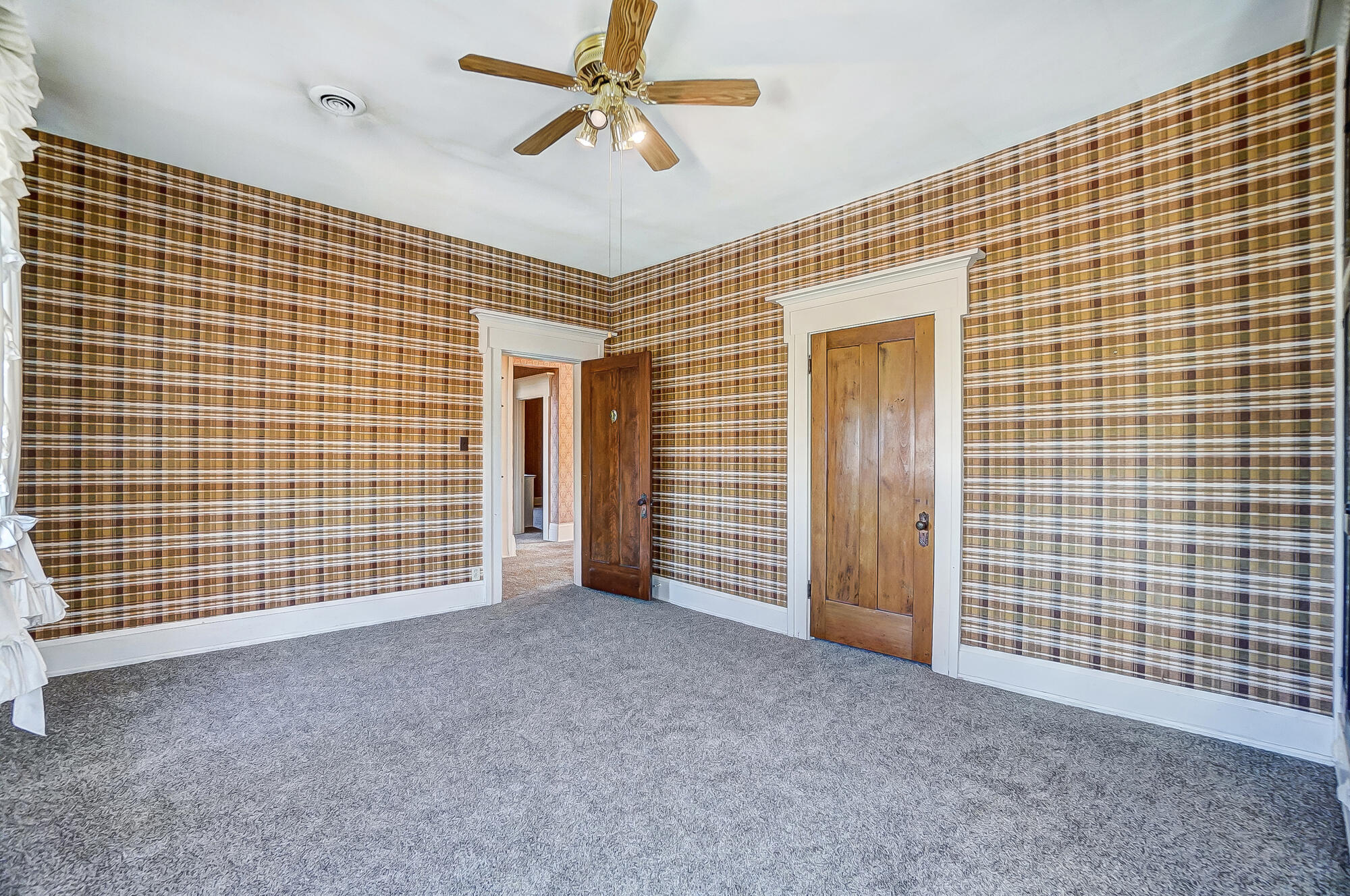 405 E Spring Street Property Photo 40