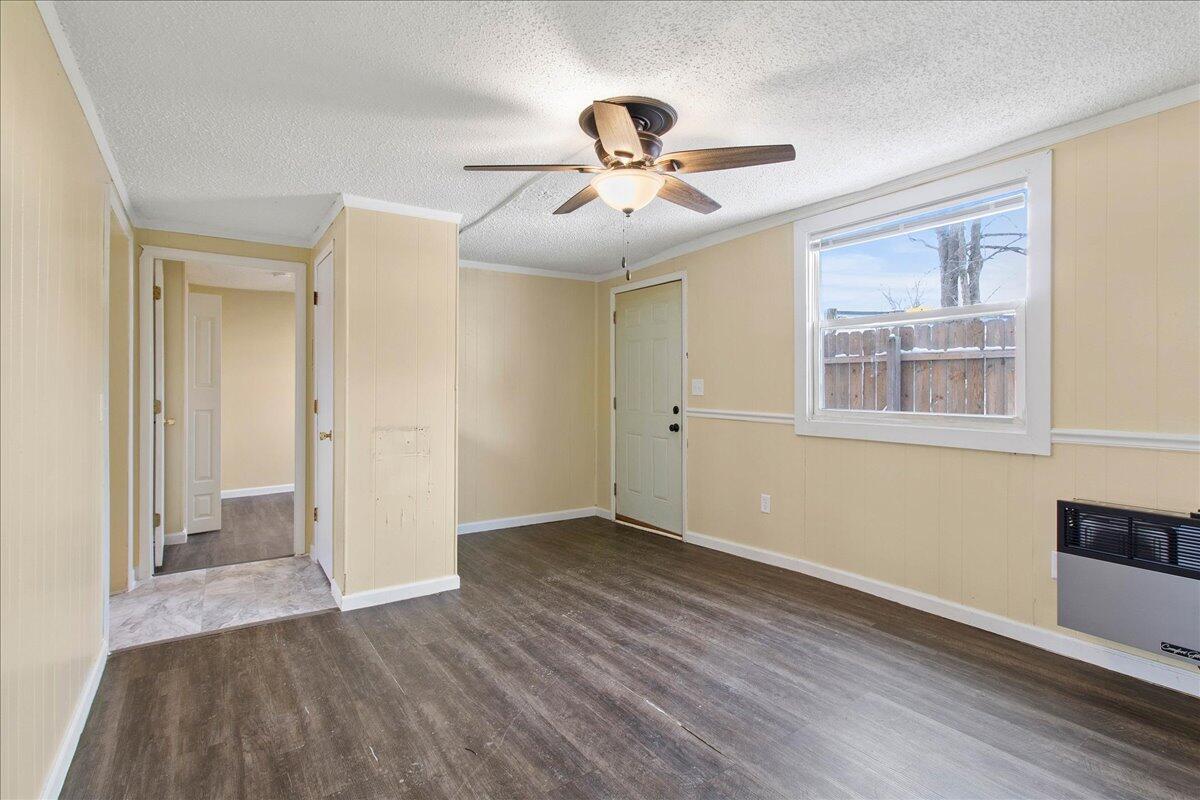 106 Lind Street Property Photo 9
