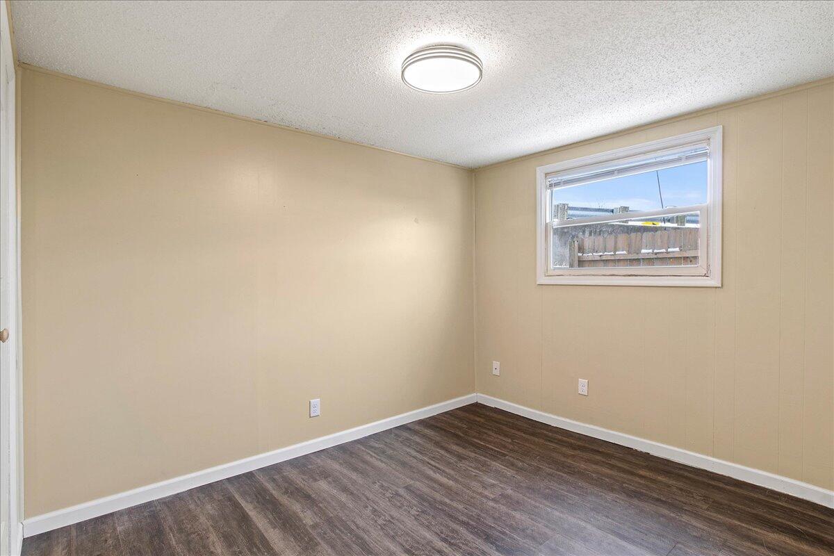 106 Lind Street Property Photo 13