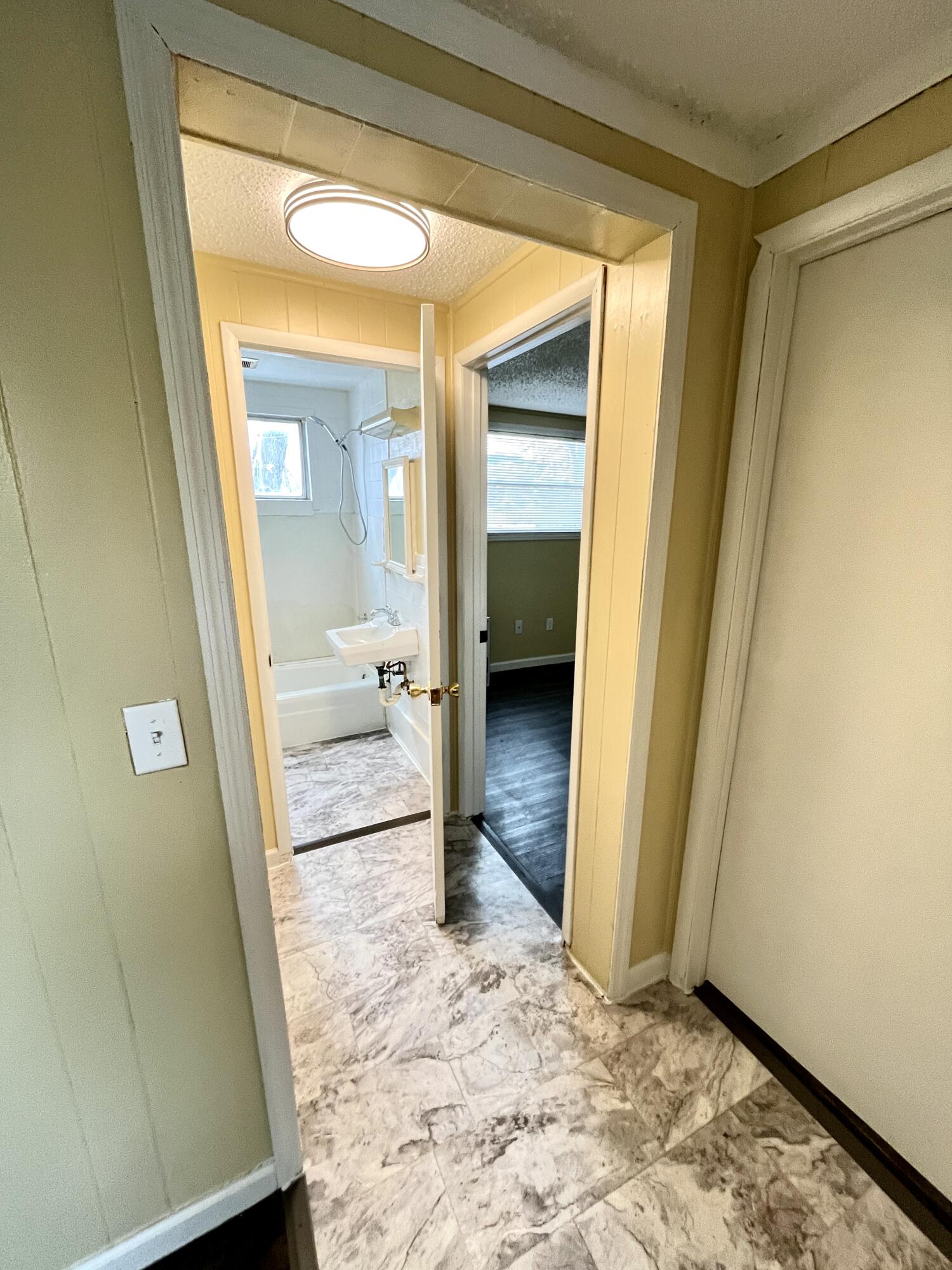 106 Lind Street Property Photo 28