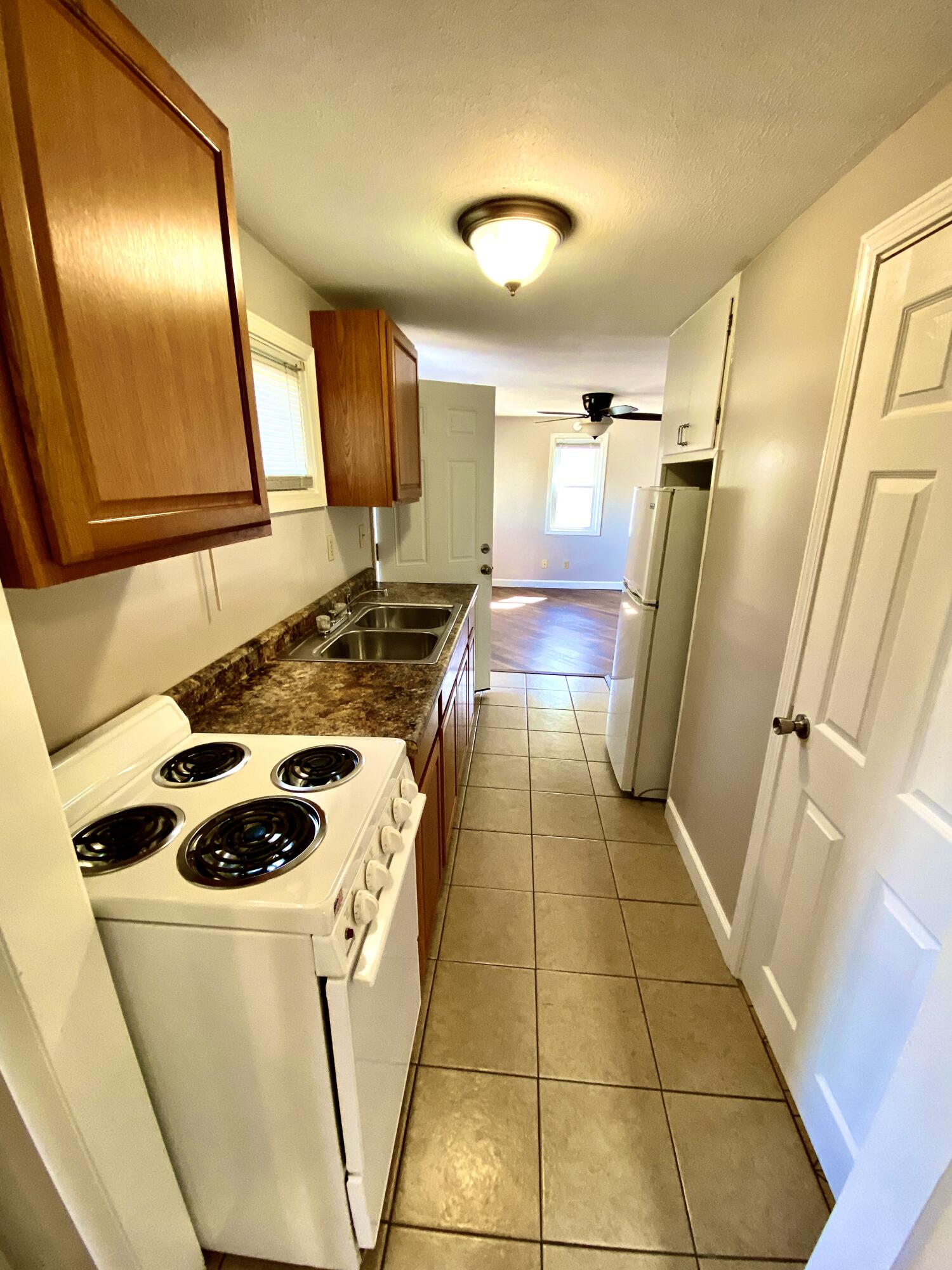 106 Lind Street Property Photo 38