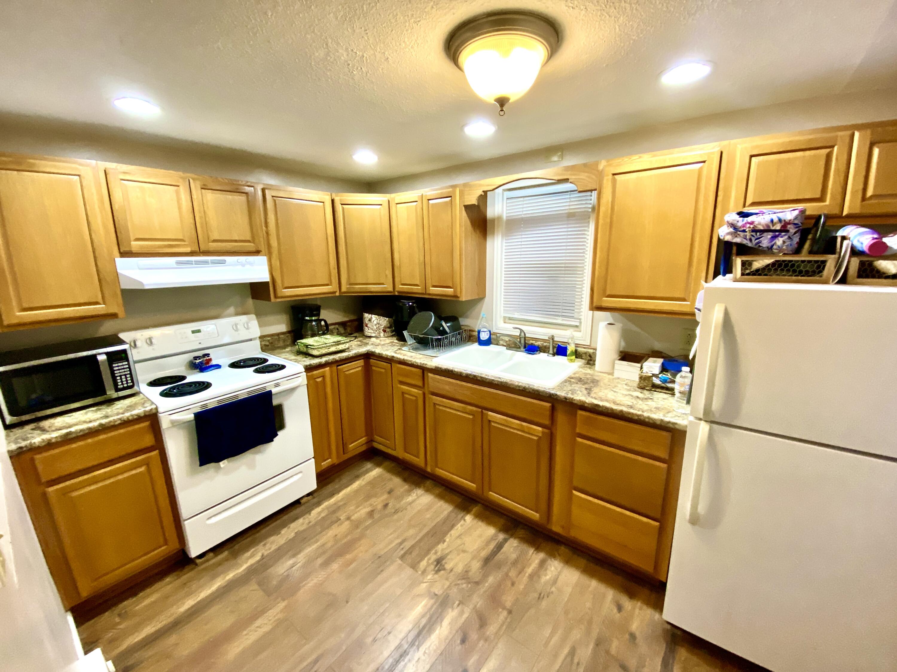 106 Lind Street Property Photo 45
