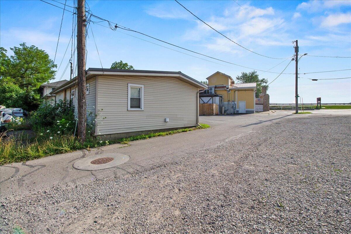 106 Lind Street Property Photo 53