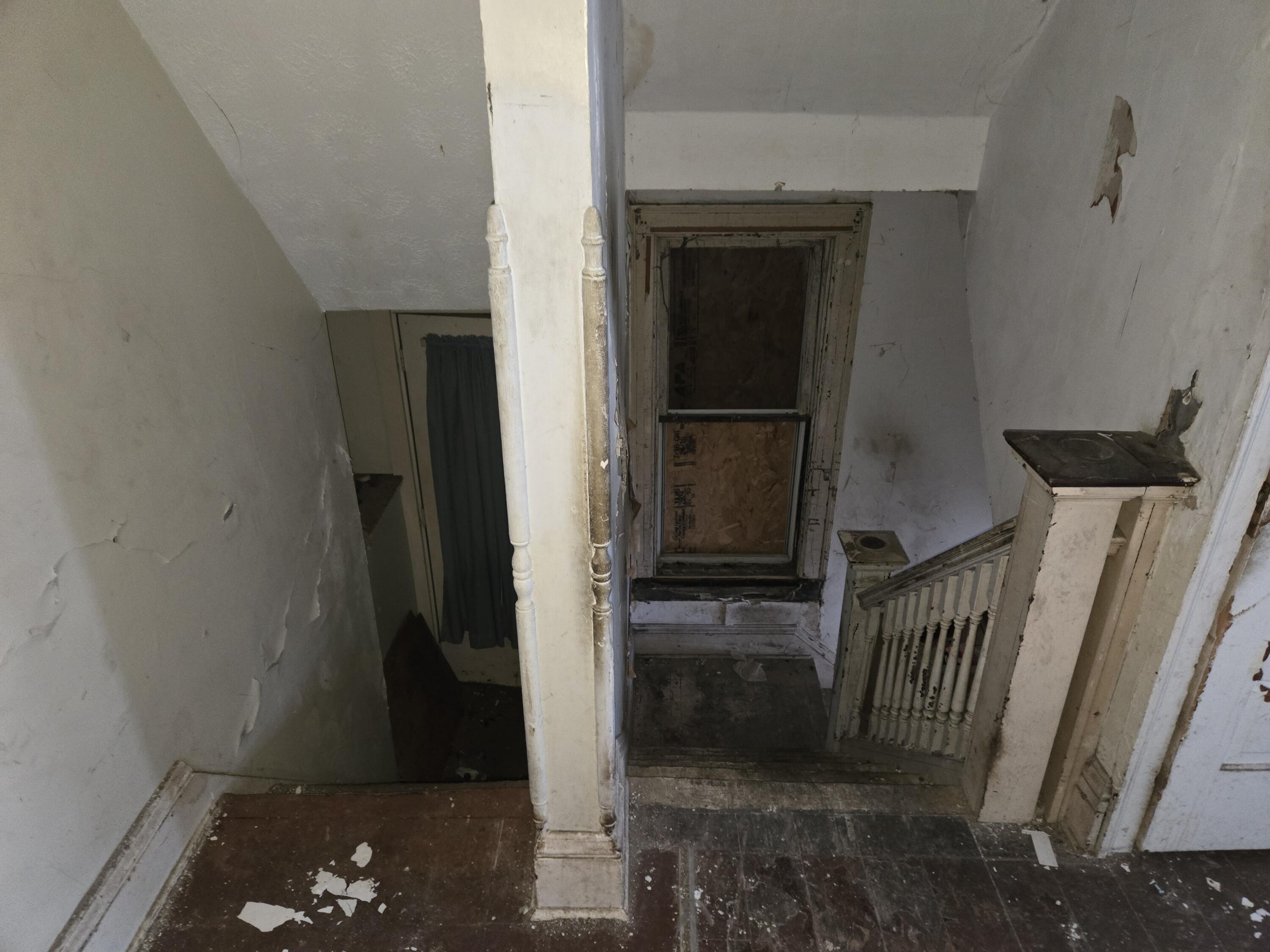 727 W High Street Property Photo 15