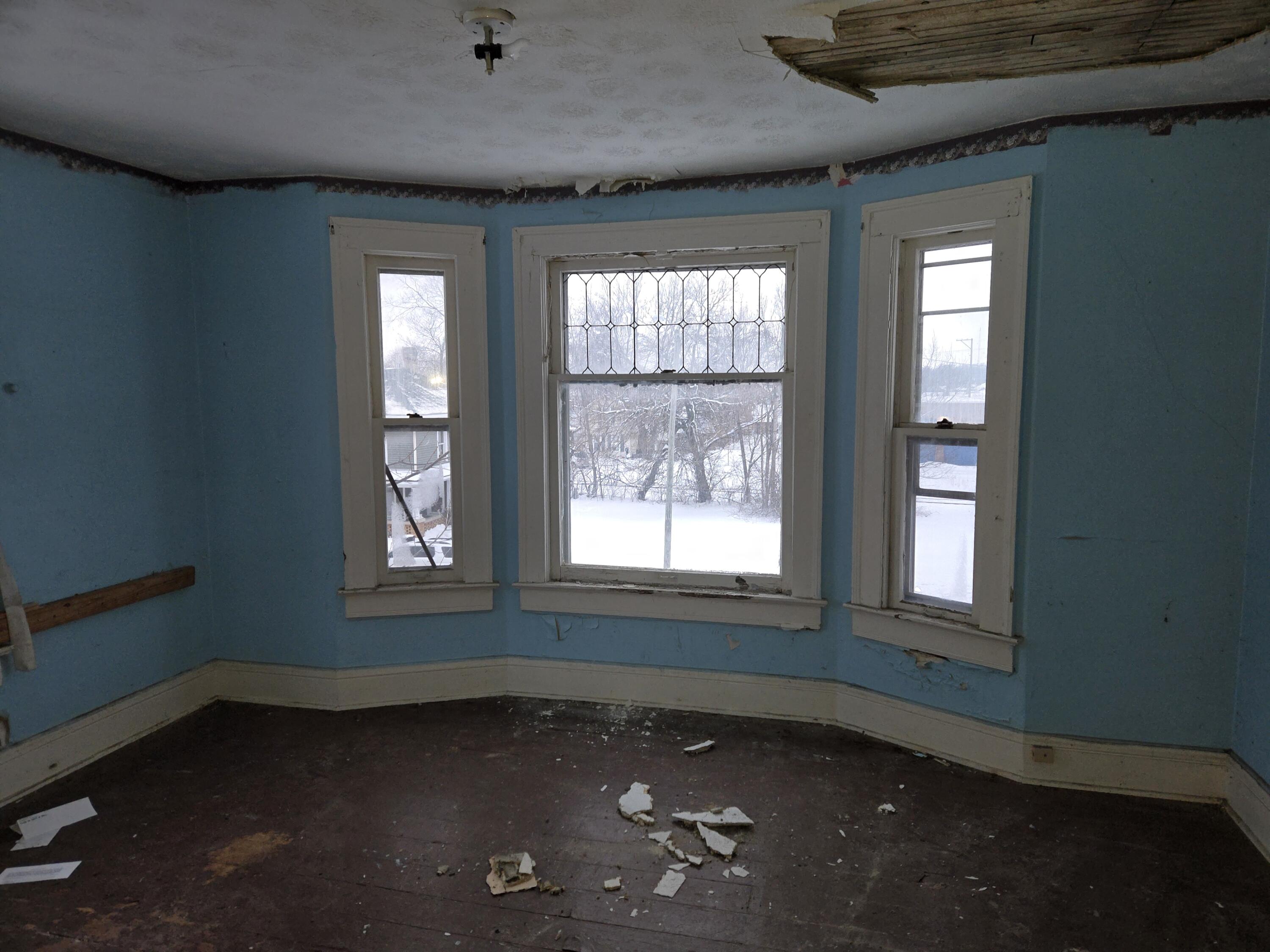 727 W High Street Property Photo 17