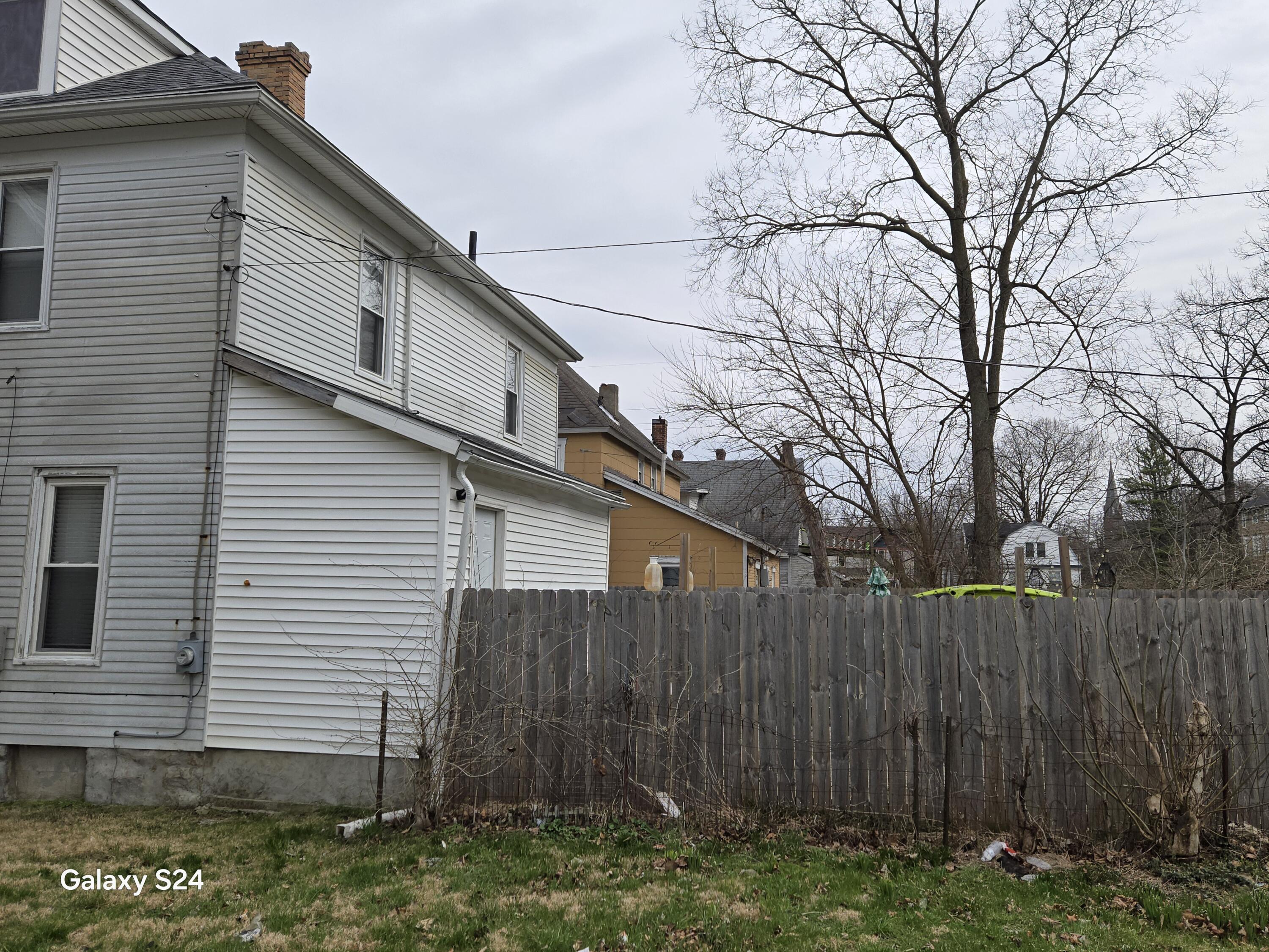 727 W High Street Property Photo 24