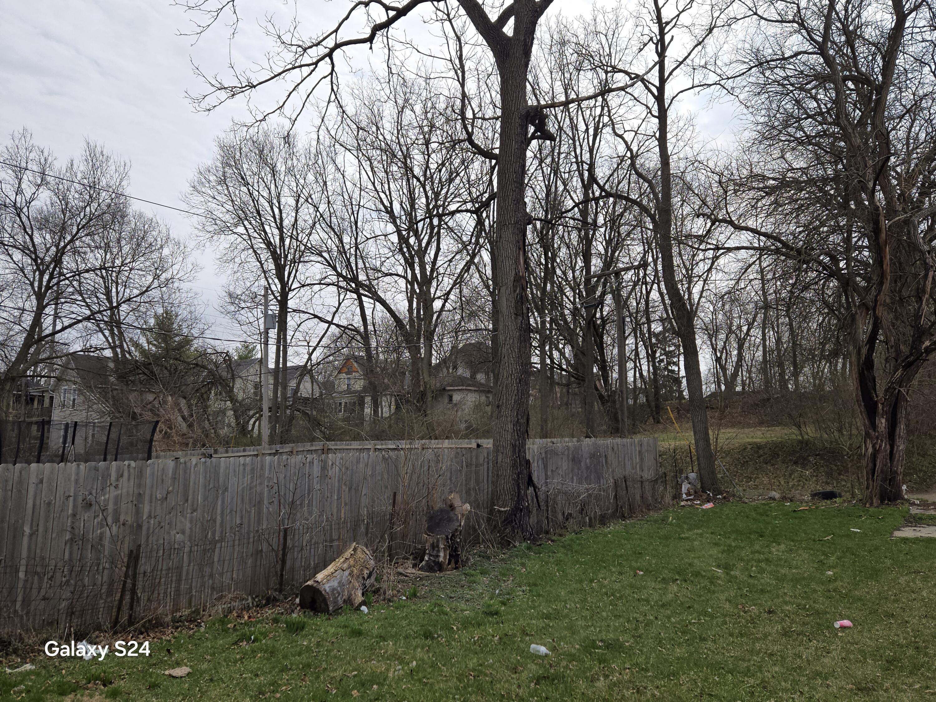 727 W High Street Property Photo 25