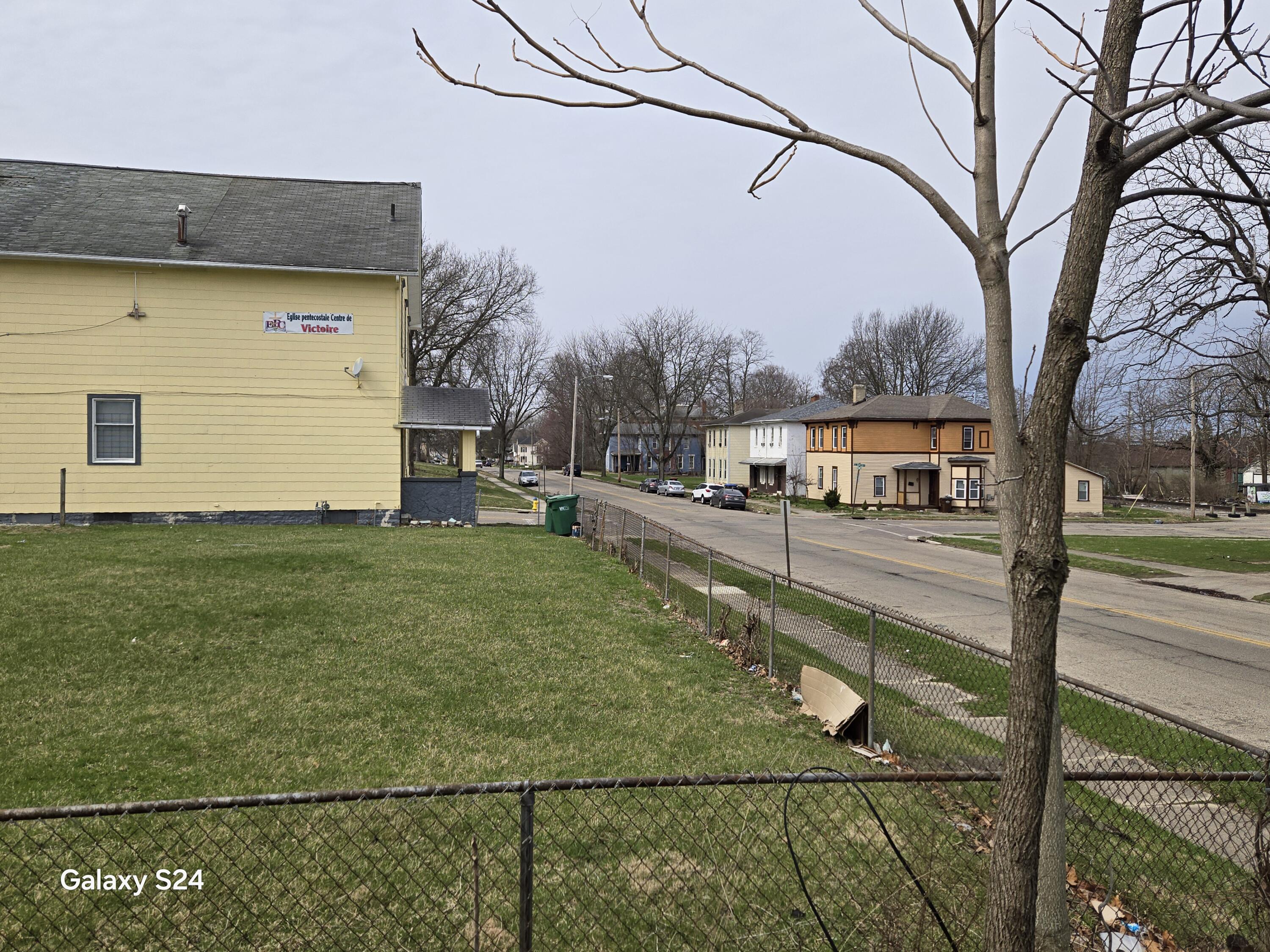727 W High Street Property Photo 29