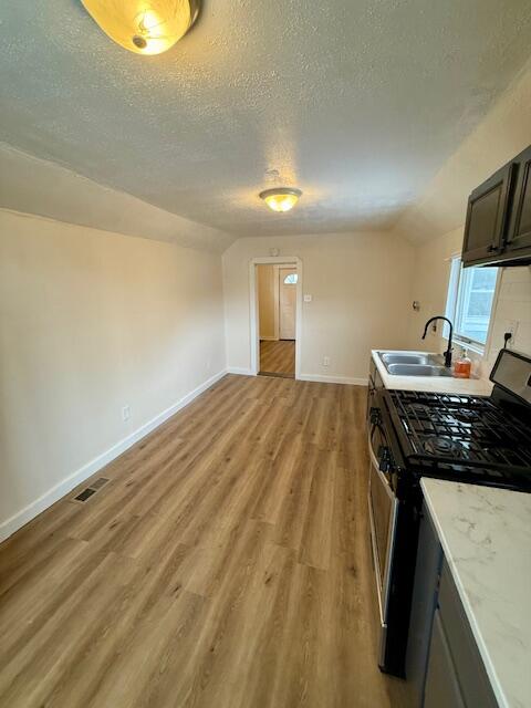 1866 Maiden Lane Property Photo 9