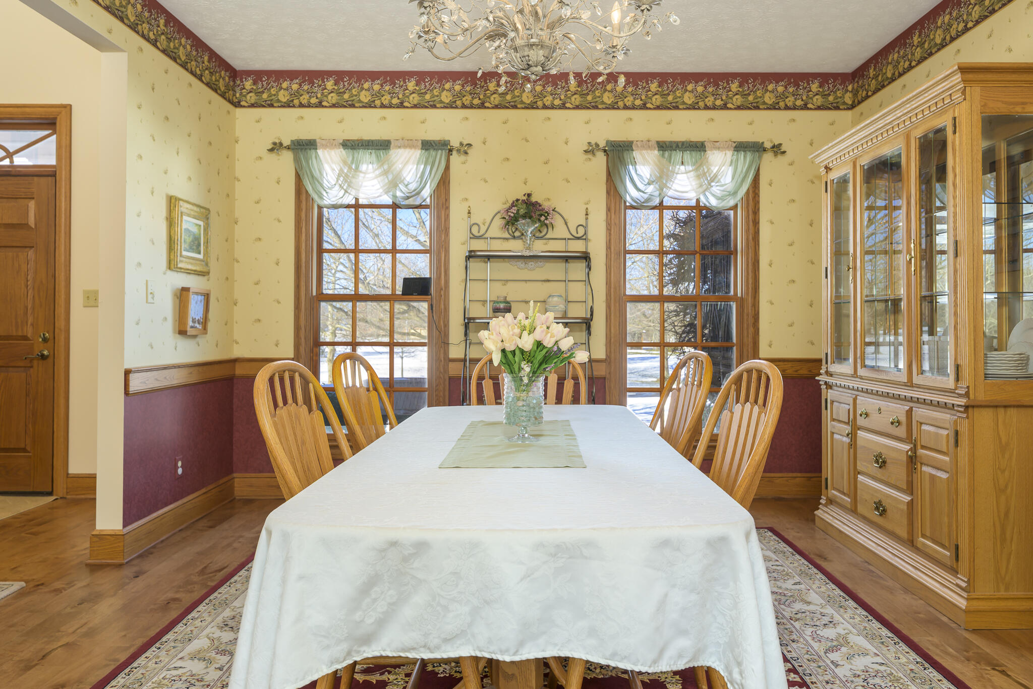 736 Arlington Road Property Photo 4