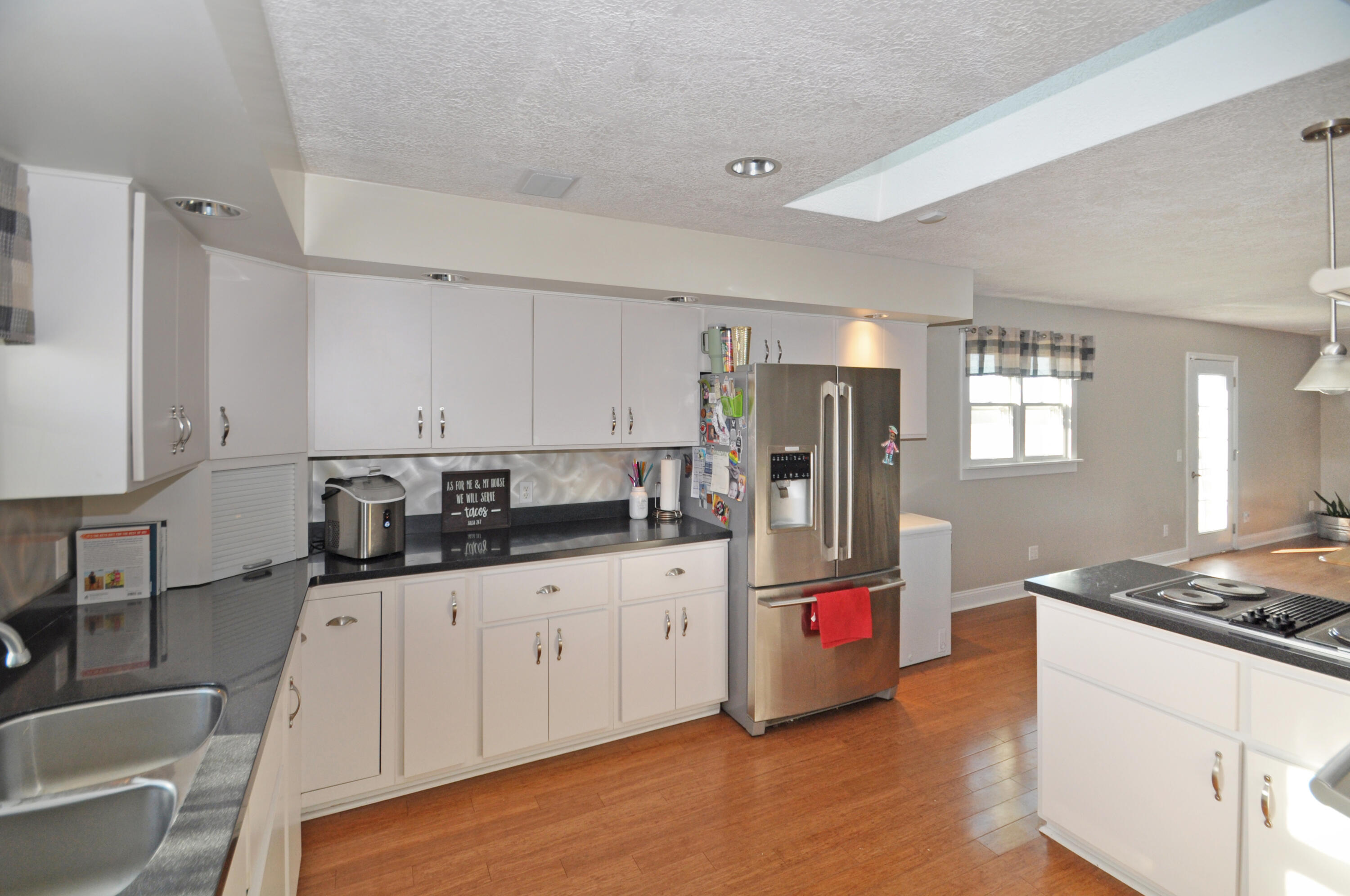 335 N State Route 121 Property Photo 9