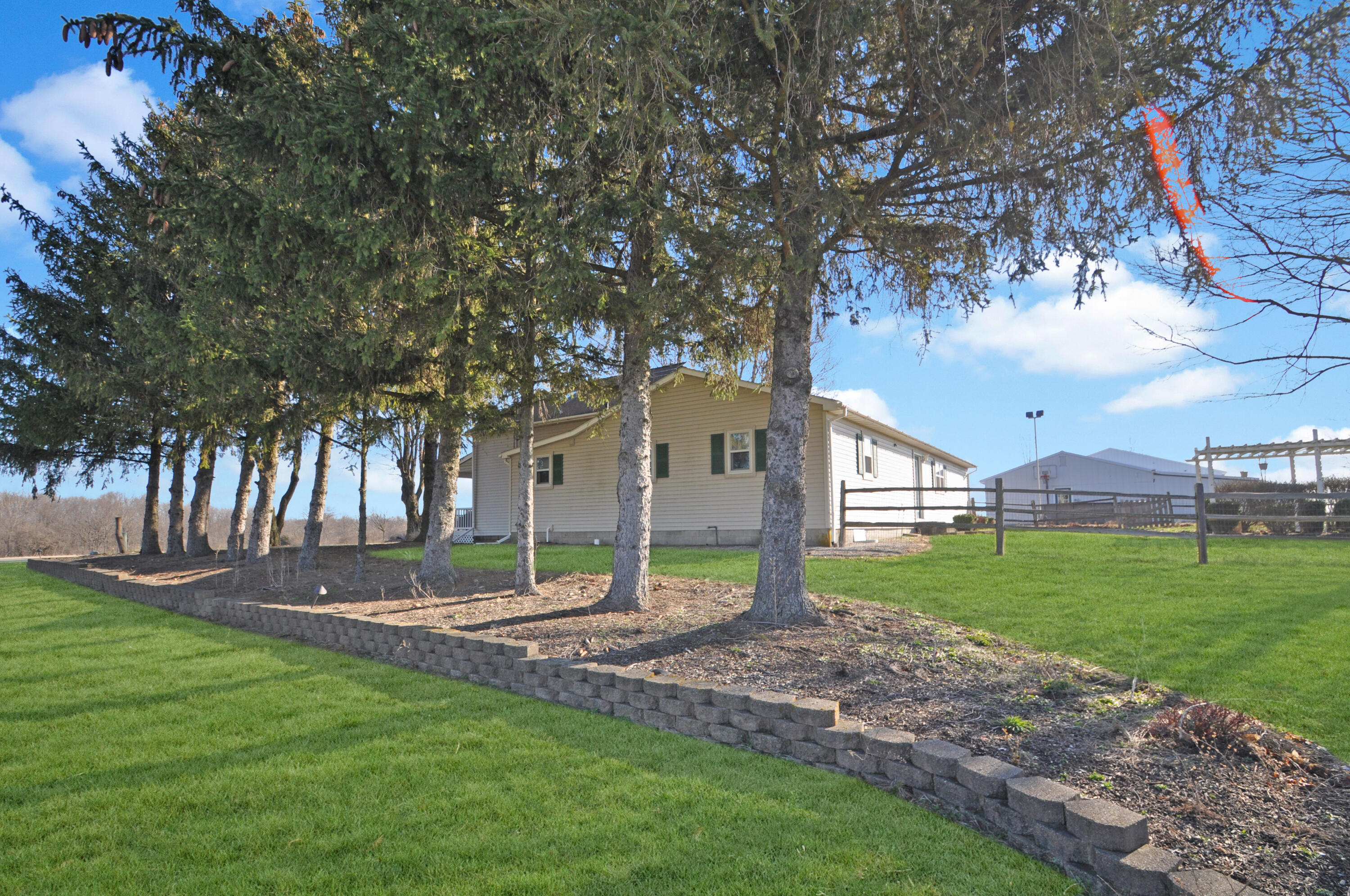 335 N State Route 121 Property Photo 48