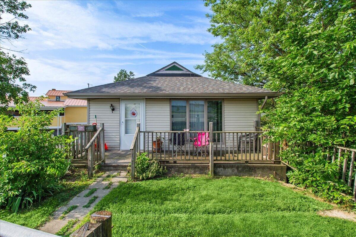 106 Lind Street Property Photo 2