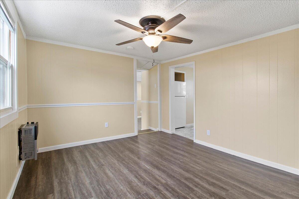 106 Lind Street Property Photo 6