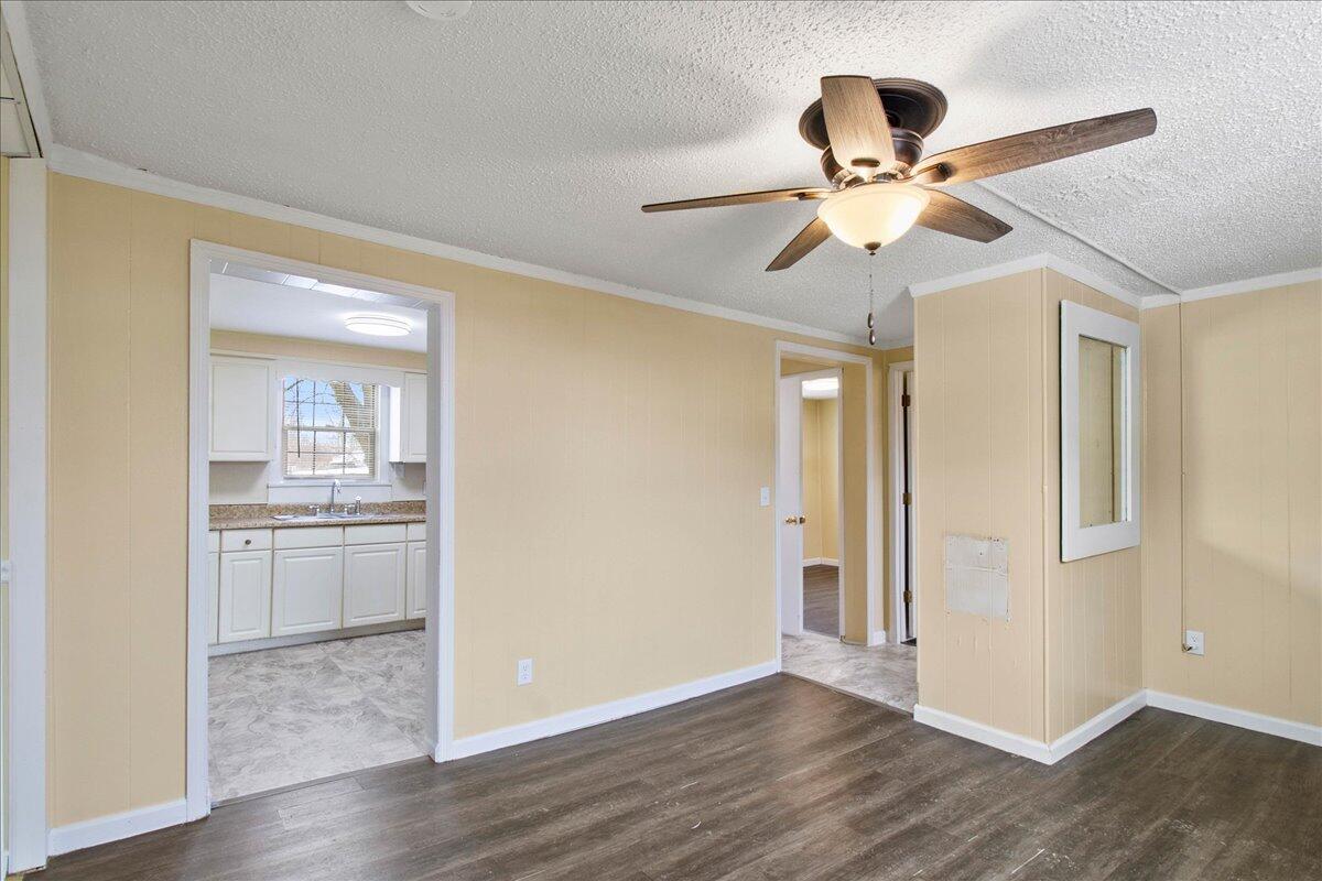 106 Lind Street Property Photo 8