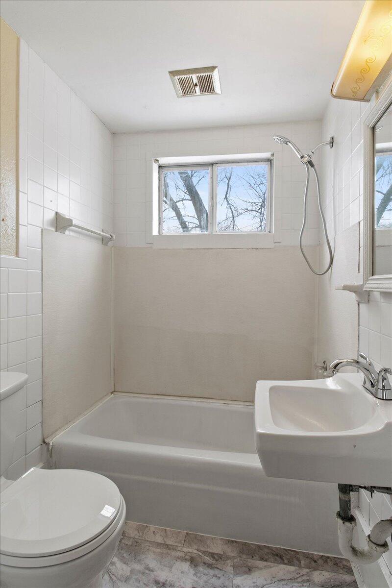106 Lind Street Property Photo 12