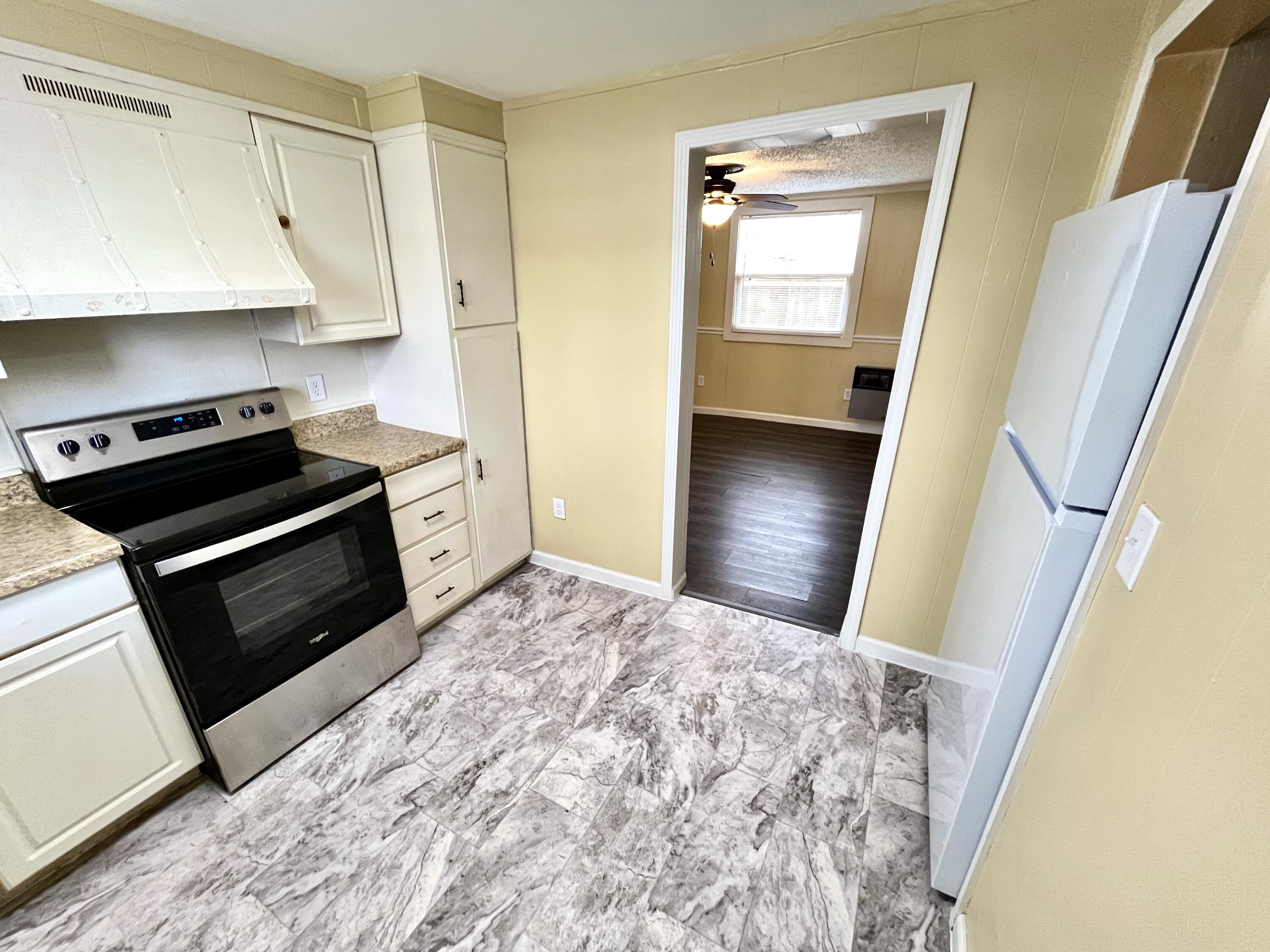 106 Lind Street Property Photo 23