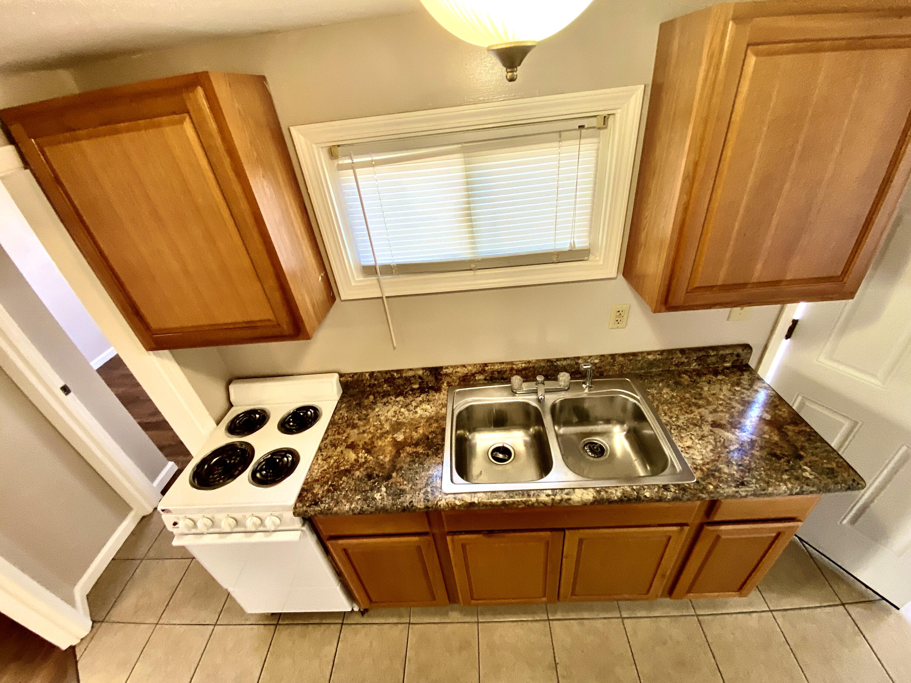 106 Lind Street Property Photo 33
