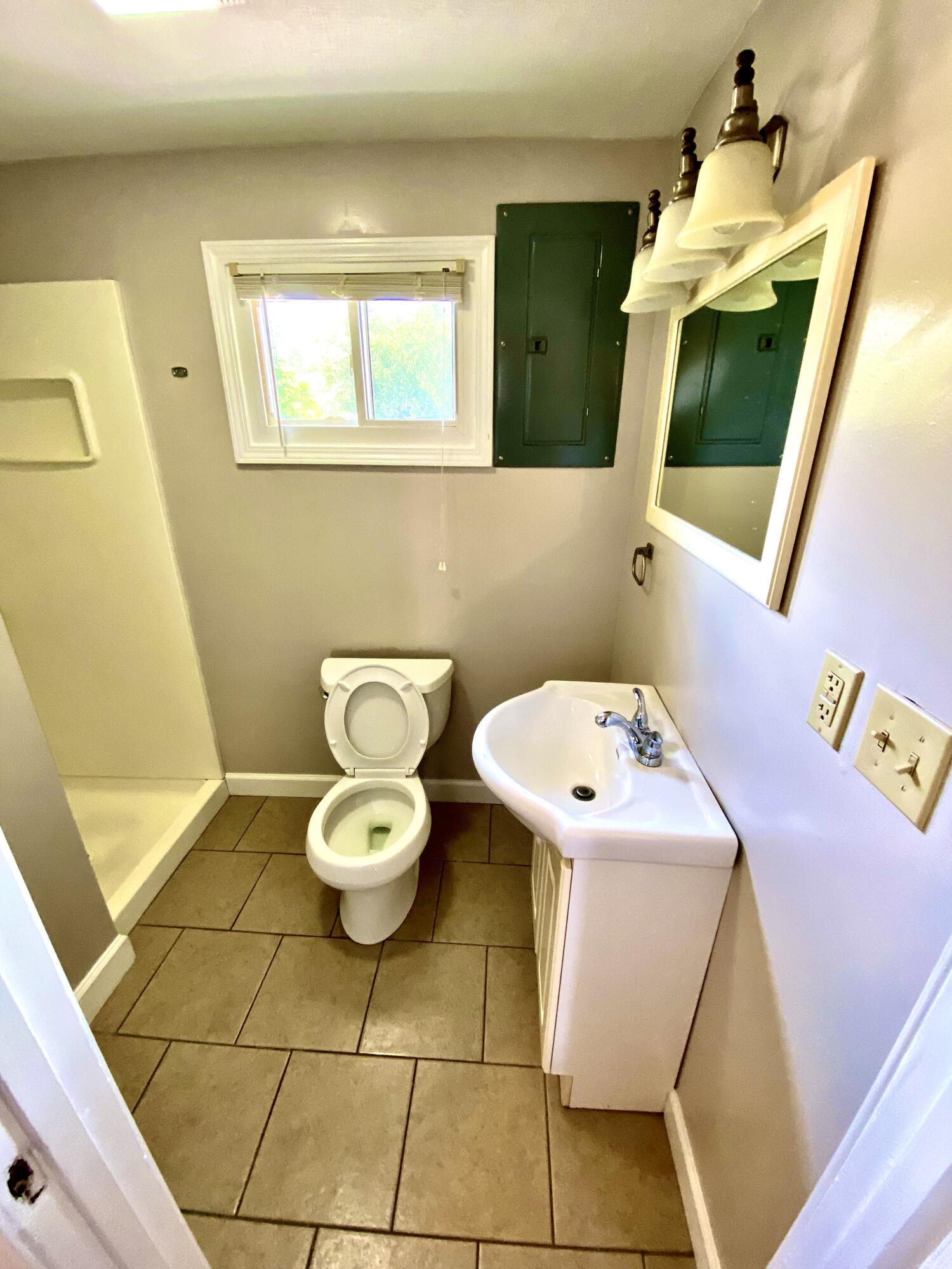 106 Lind Street Property Photo 39