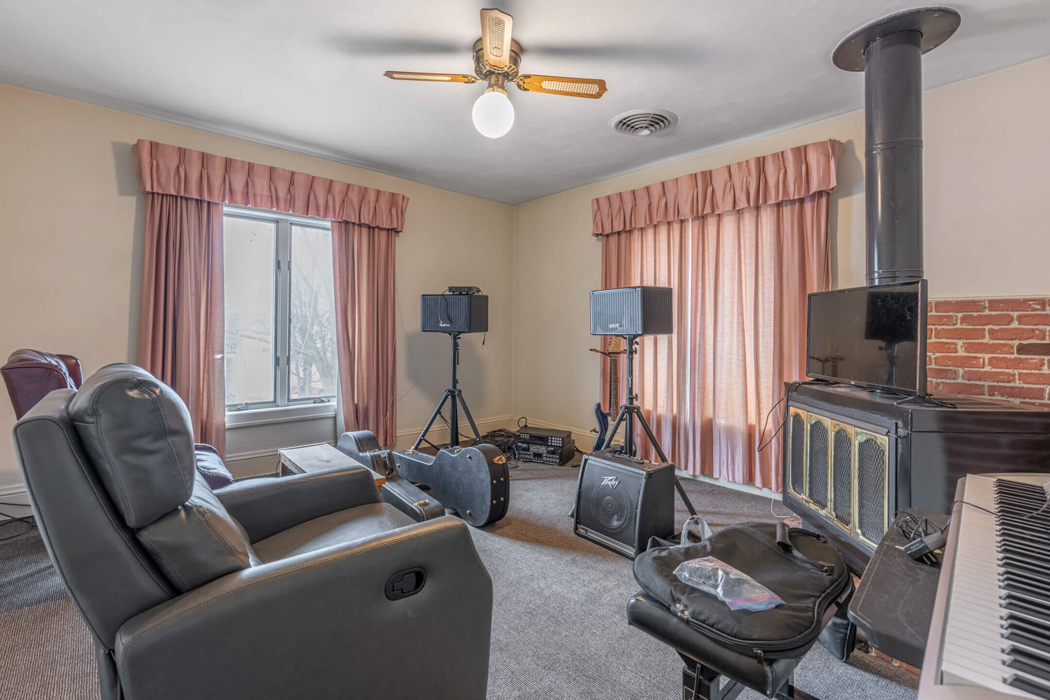 227 E Cecil Street Property Photo 44