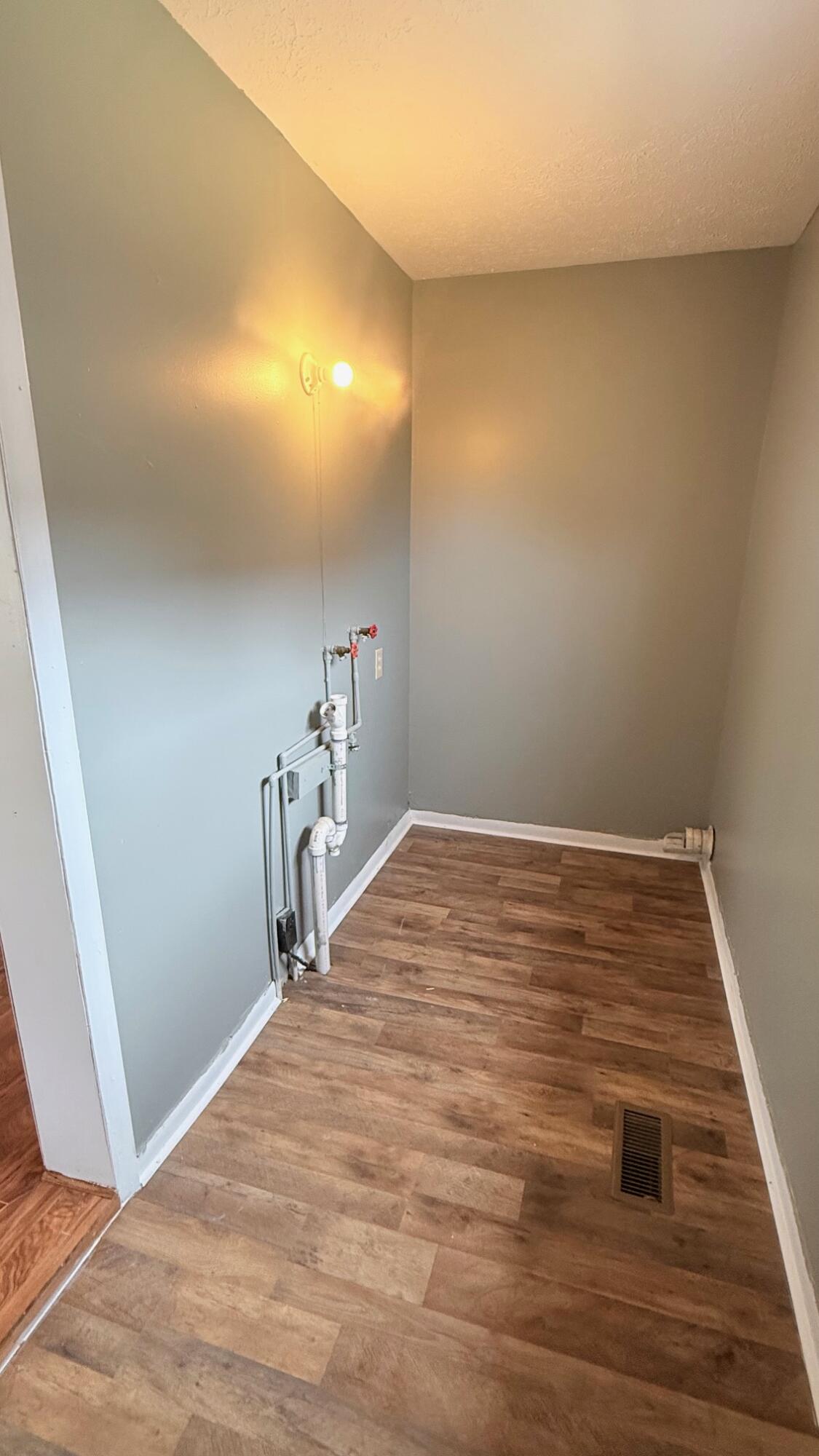 1224 Beverly Avenue Property Photo 8