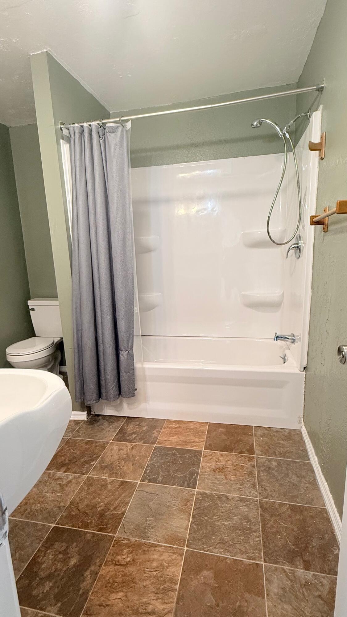 1224 Beverly Avenue Property Photo 9