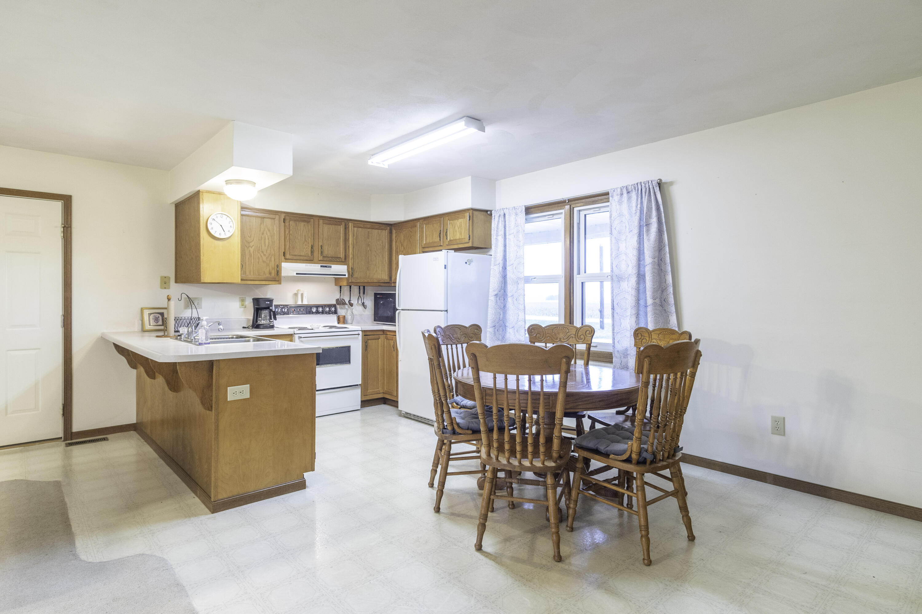 18110 Deam Road Property Photo 6