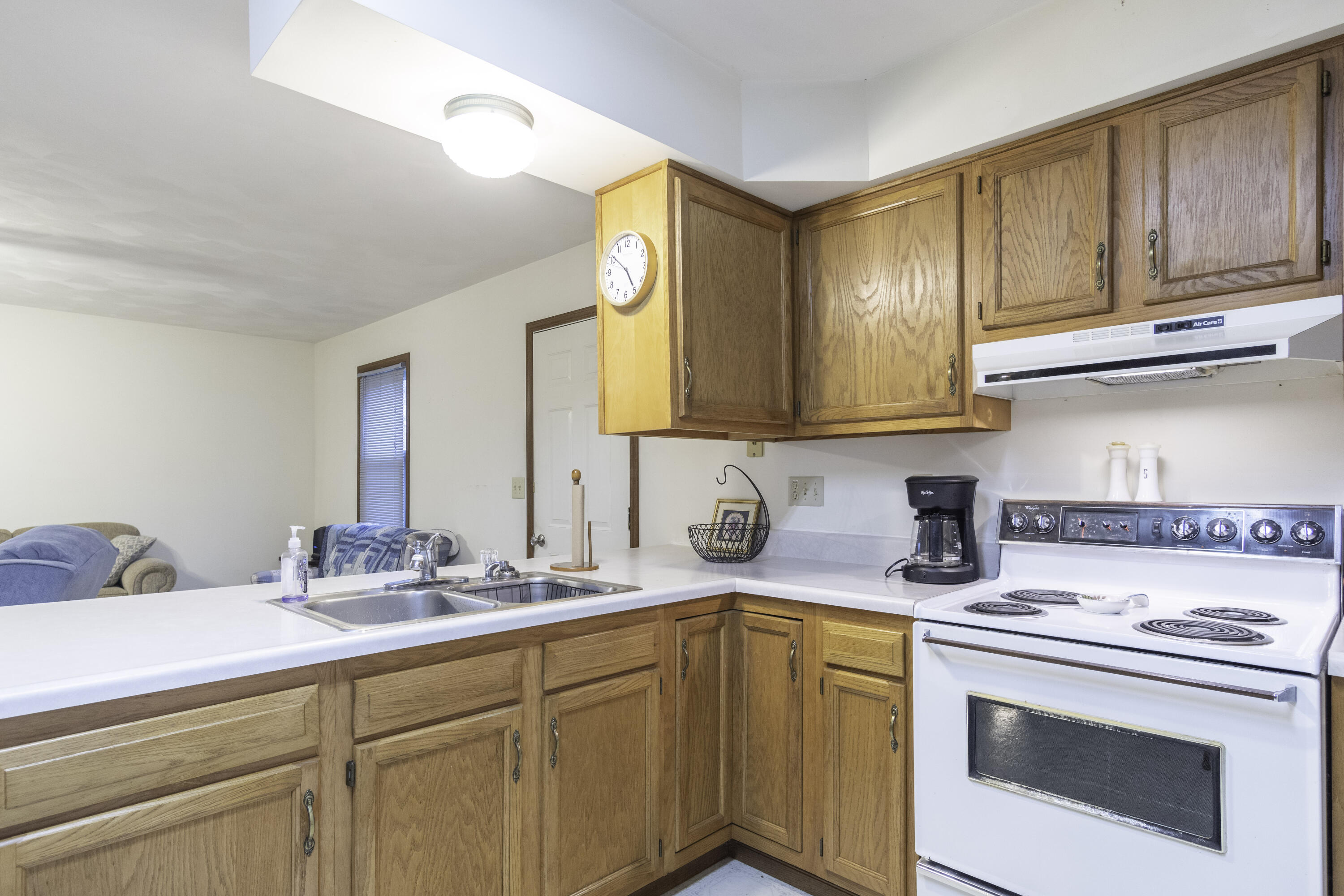 18110 Deam Road Property Photo 9