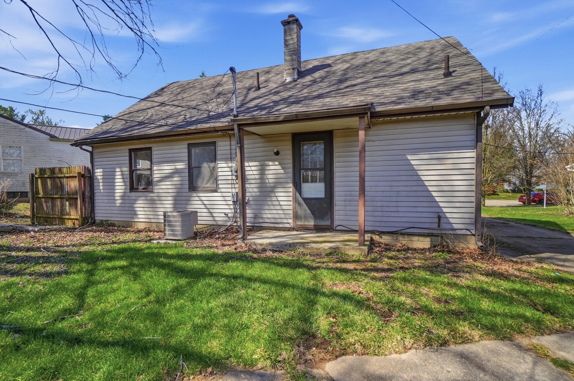 1835 S Sweetbriar Lane Property Photo 3