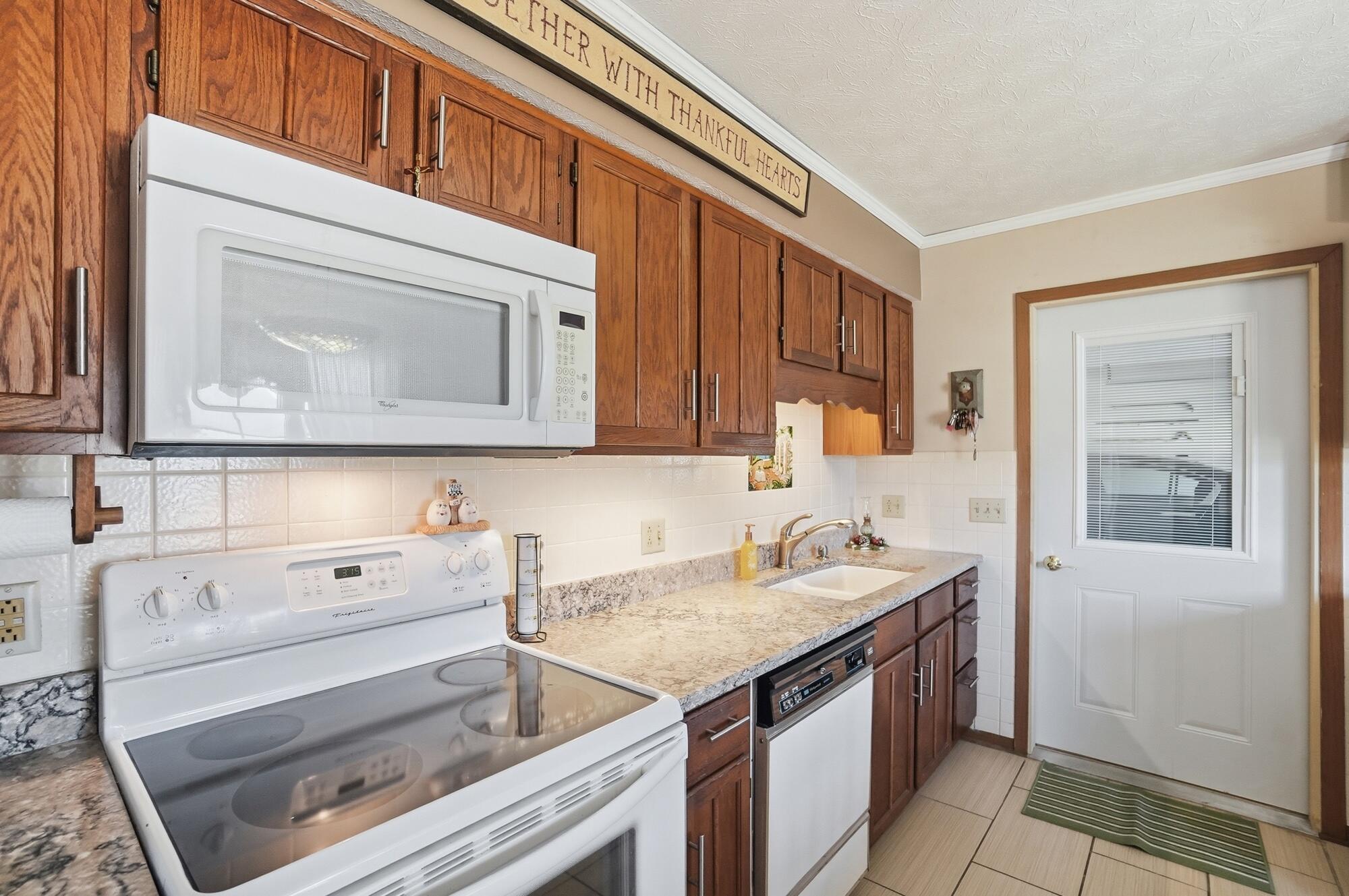 1039 Bradford Drive Property Photo 6